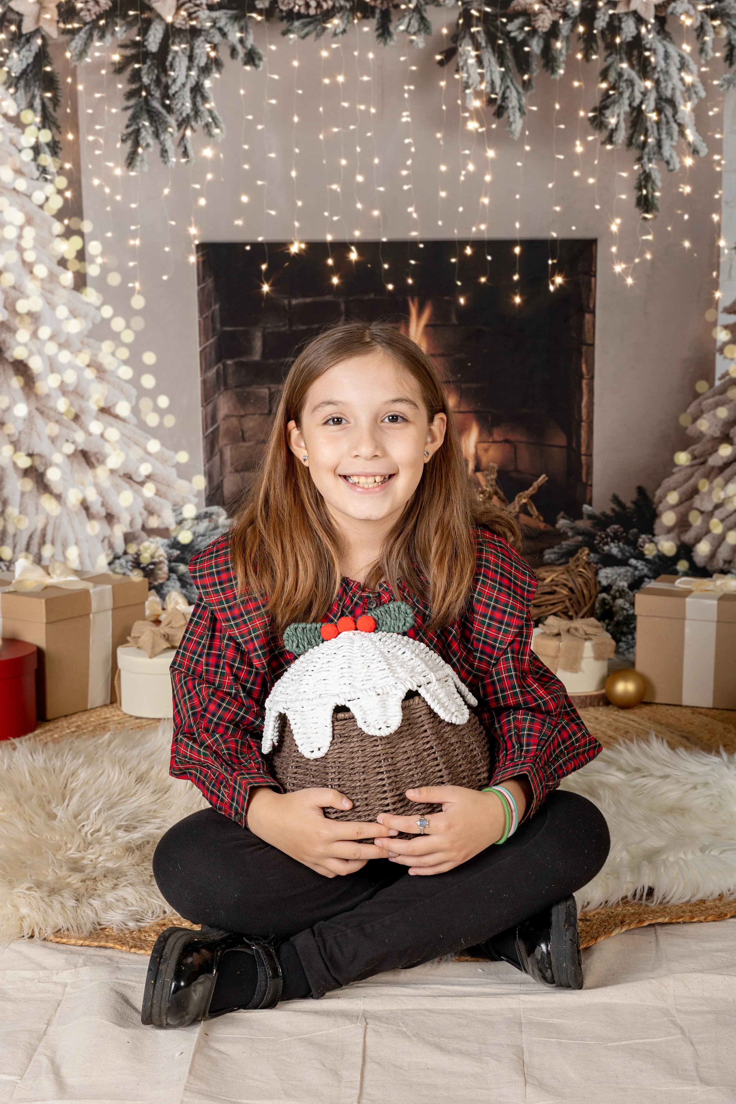 Adriana - Christmas Mini Session - 2025-4.jpg