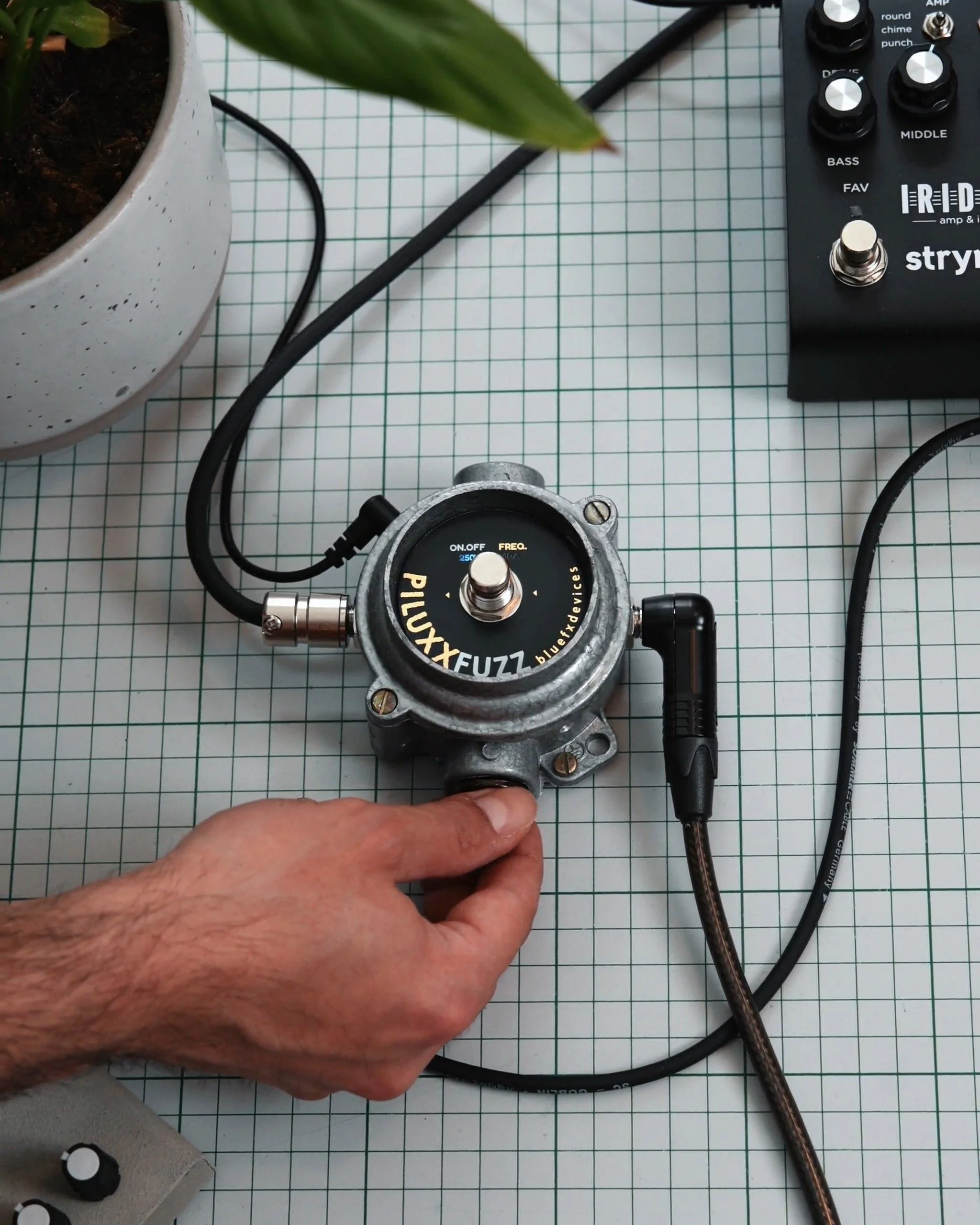 PILUXX FUZZ &bull; 5 PIECES &bull; ONE SHOW &bull; THEN GONE ⚡

Back in the late 2010s, Archie pulled a stack of industrial electrical switches out of a humid, dusty basement of a Greek electrical supply shop. Made in Thessaloniki between '70s&ndash;
