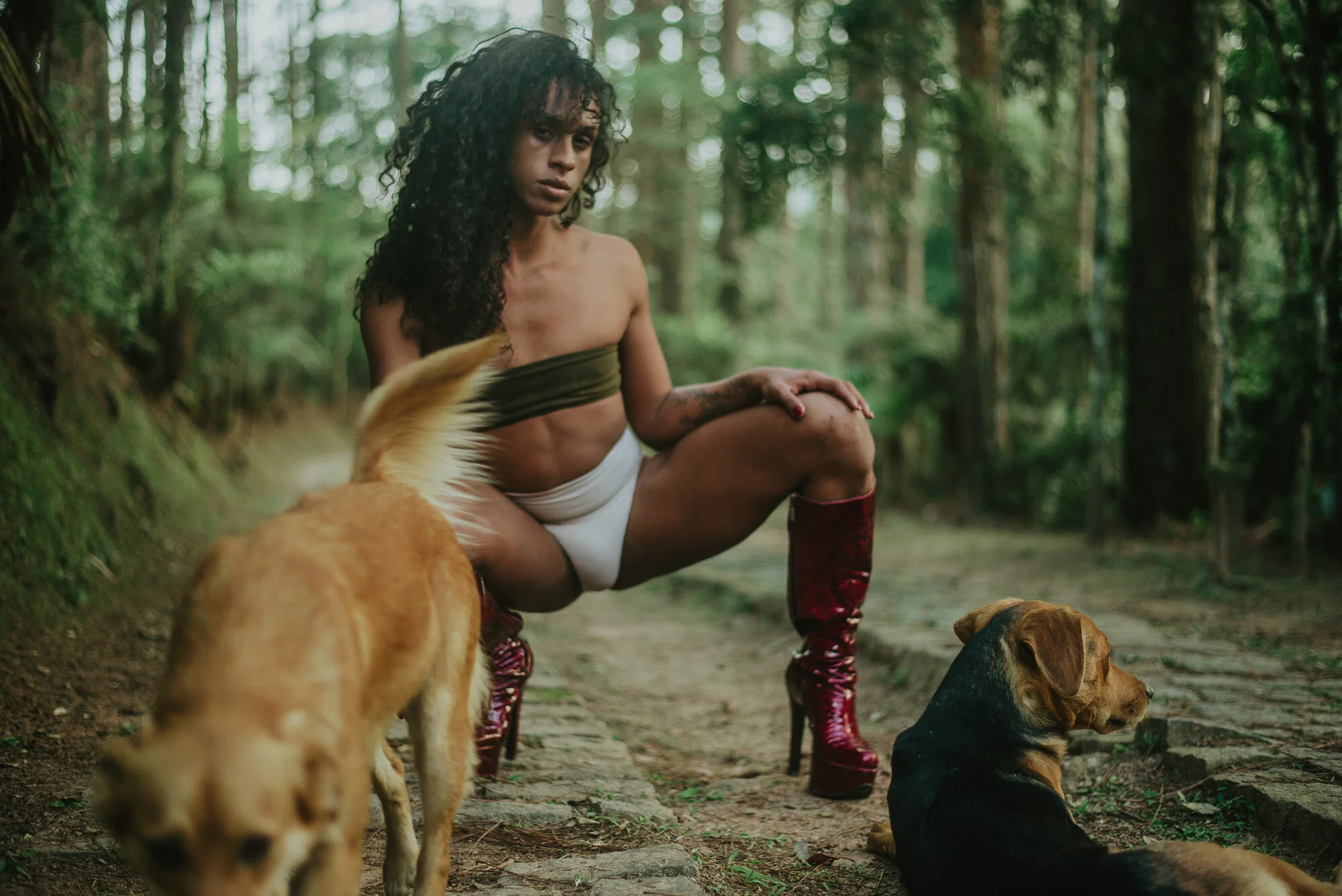 LinnDaQuebrada_Photo_NubeAbe_PajubáPromo(3).jpg