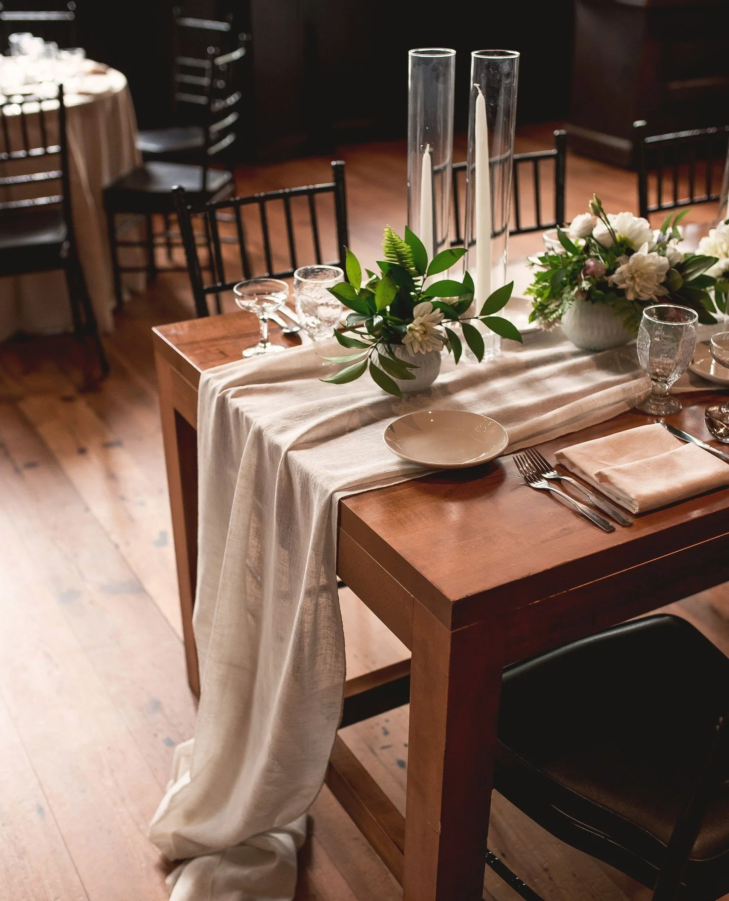 Natural textures, soft candlelight, and handcrafted wood tables create an unforgettable atmosphere for your guests. Perfect for any type of celebration. ✨️ ⁠
⁠
Captured by Lauren Fisher Photography