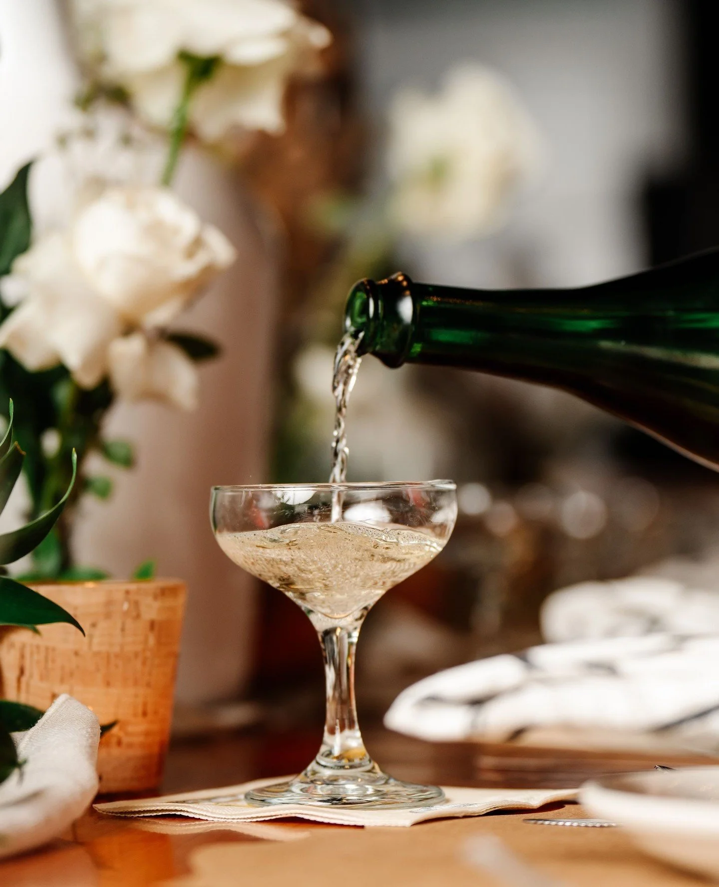 Pouring perfection, one glass at a time 🥂 Today&rsquo;s in-house tasting was a special moment for our couples, with all-day prep ensuring every detail shines.⁠
⁠
📸 @laurenfisherphotography