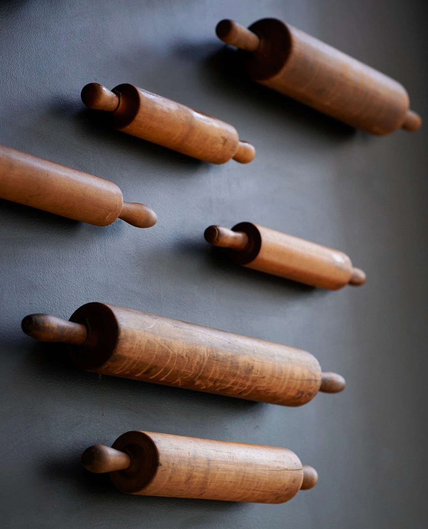 Every detail is designed with intention, creating a space that feels like home. Made for smaller, meaningful gatherings, The Baker&rsquo;s Table is ready for your next celebration. 🌿🖤⁠
⁠
Inquire to reserve your date.