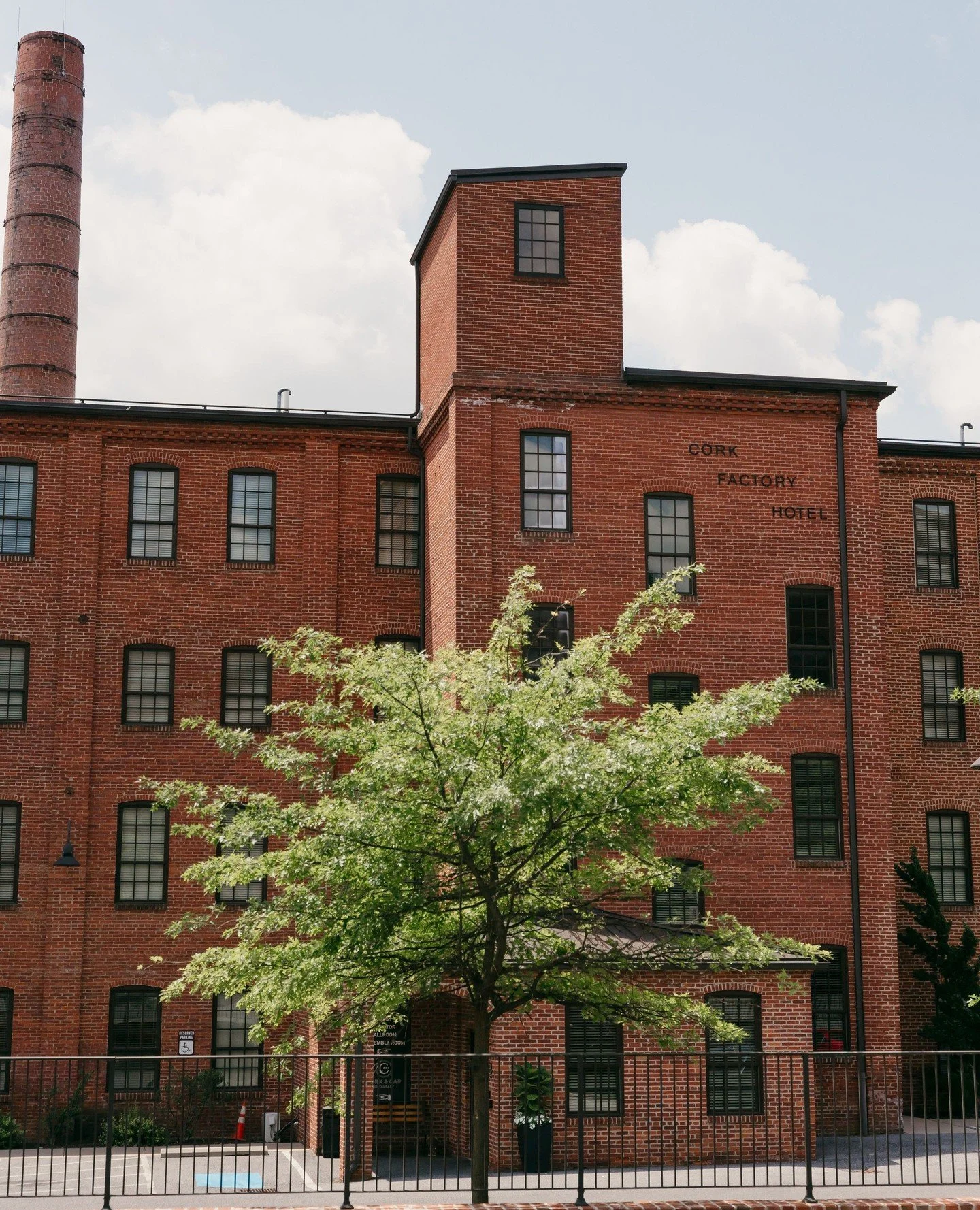 Timeless on the outside, unforgettable within. The perfect place to bring people together. ⁠
⁠
📸@laurenfisherphotography