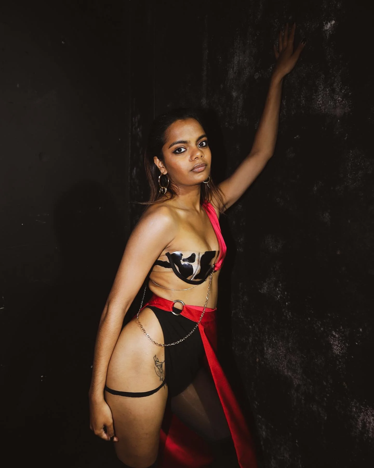 BTS @fuzebristol 🖤🪐✨

Had so much shooting these! Missing it I&rsquo;m ready for FUZE 2022

Models: @aniqahrawat @fleurr_a @ruelizabeth.w 
Designer: @fl.o__