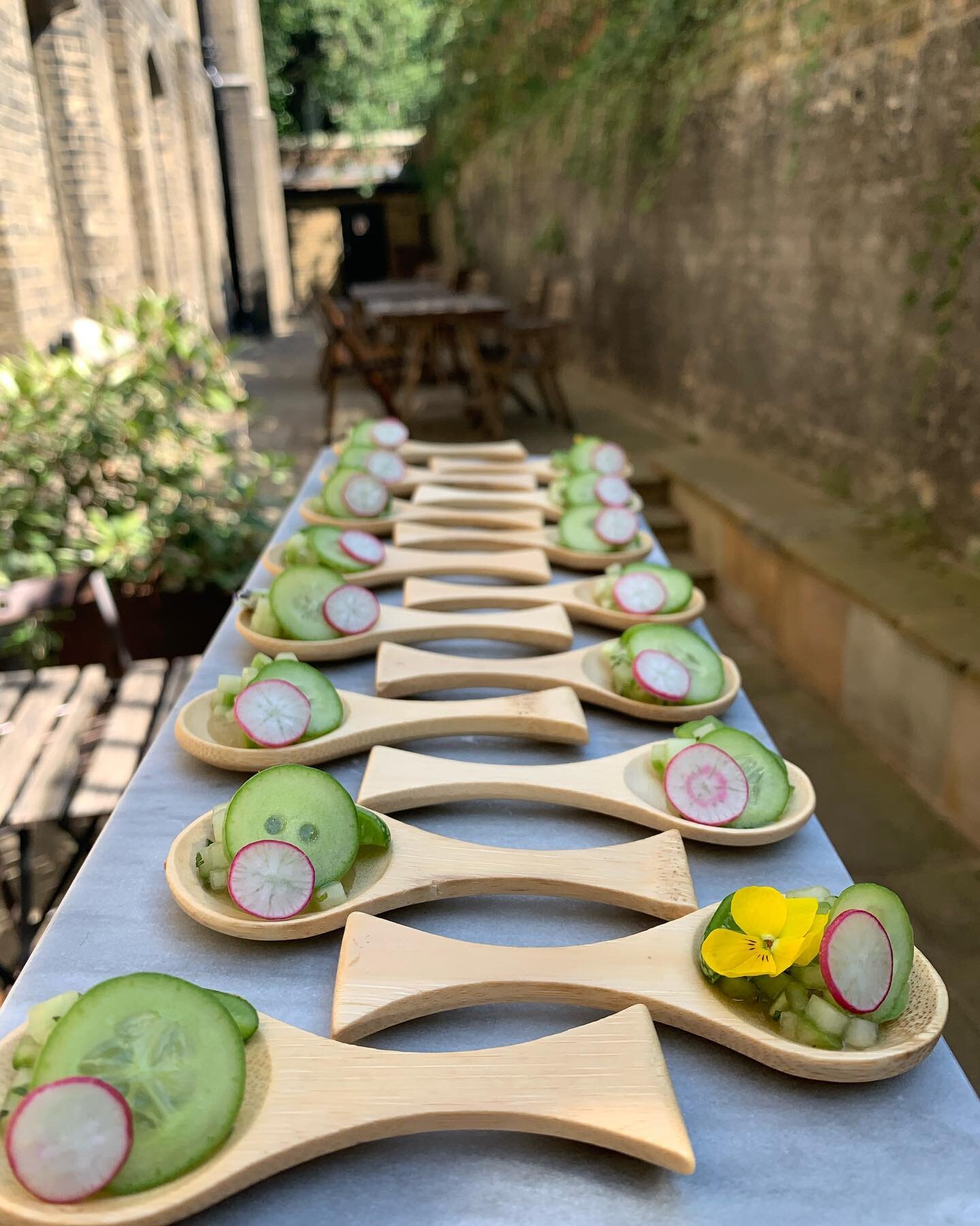 Some of the wedding canap&eacute;s from Saturday afternoon! 

Cucumber and apple tartare with yuzu and mint 

Asparagus and pea filo tarts 

For private canap&eacute; enquiries please email canapeheaven@lolabrandelli.com