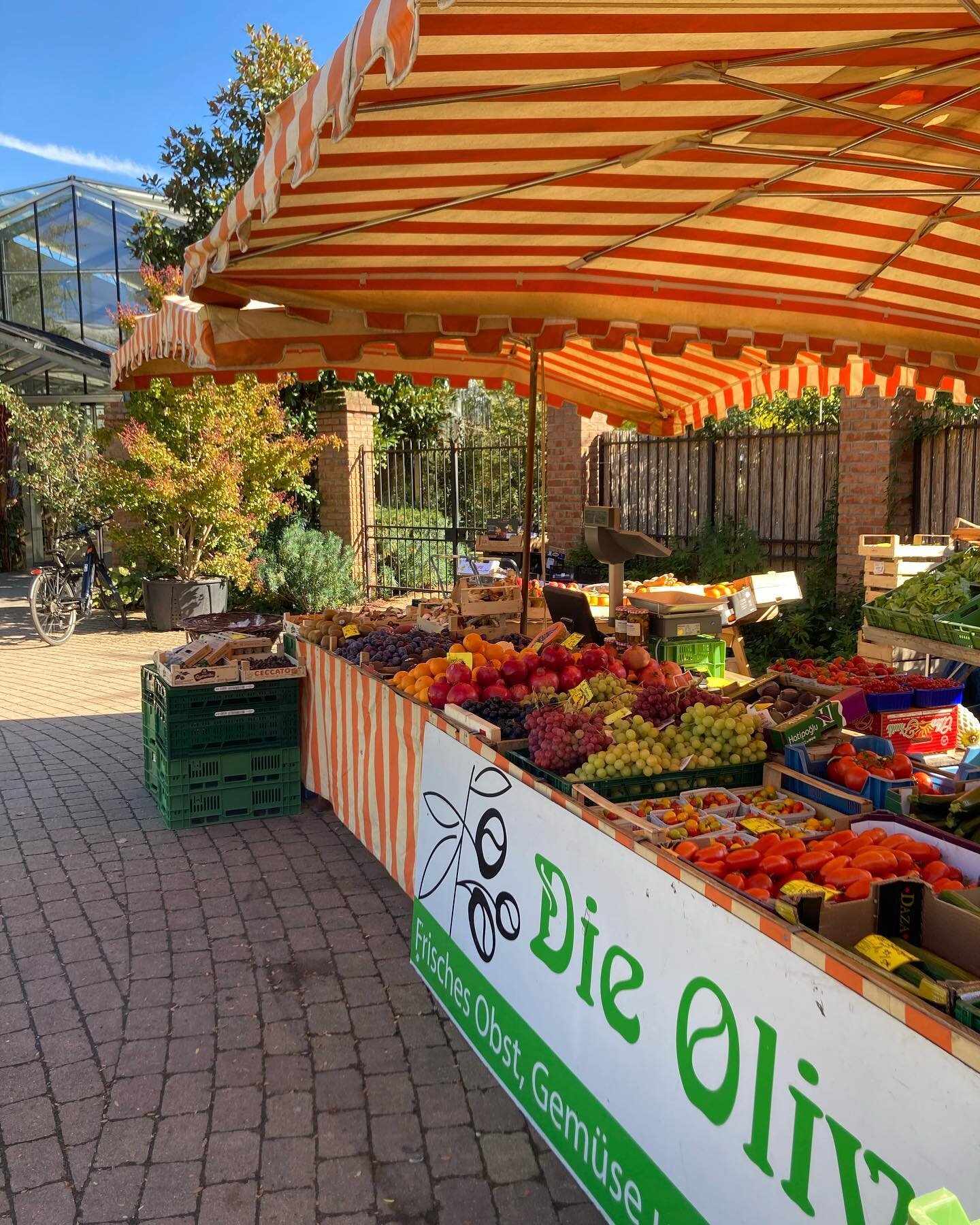 Der Herbst ist da! .. und wir sind zur&uuml;ck, bis Ende Oktober mit unserem Marktstand vor der @baumschulehuben 🍁🌱#herbst #frisch #obst #gem&uuml;se #ladenburg