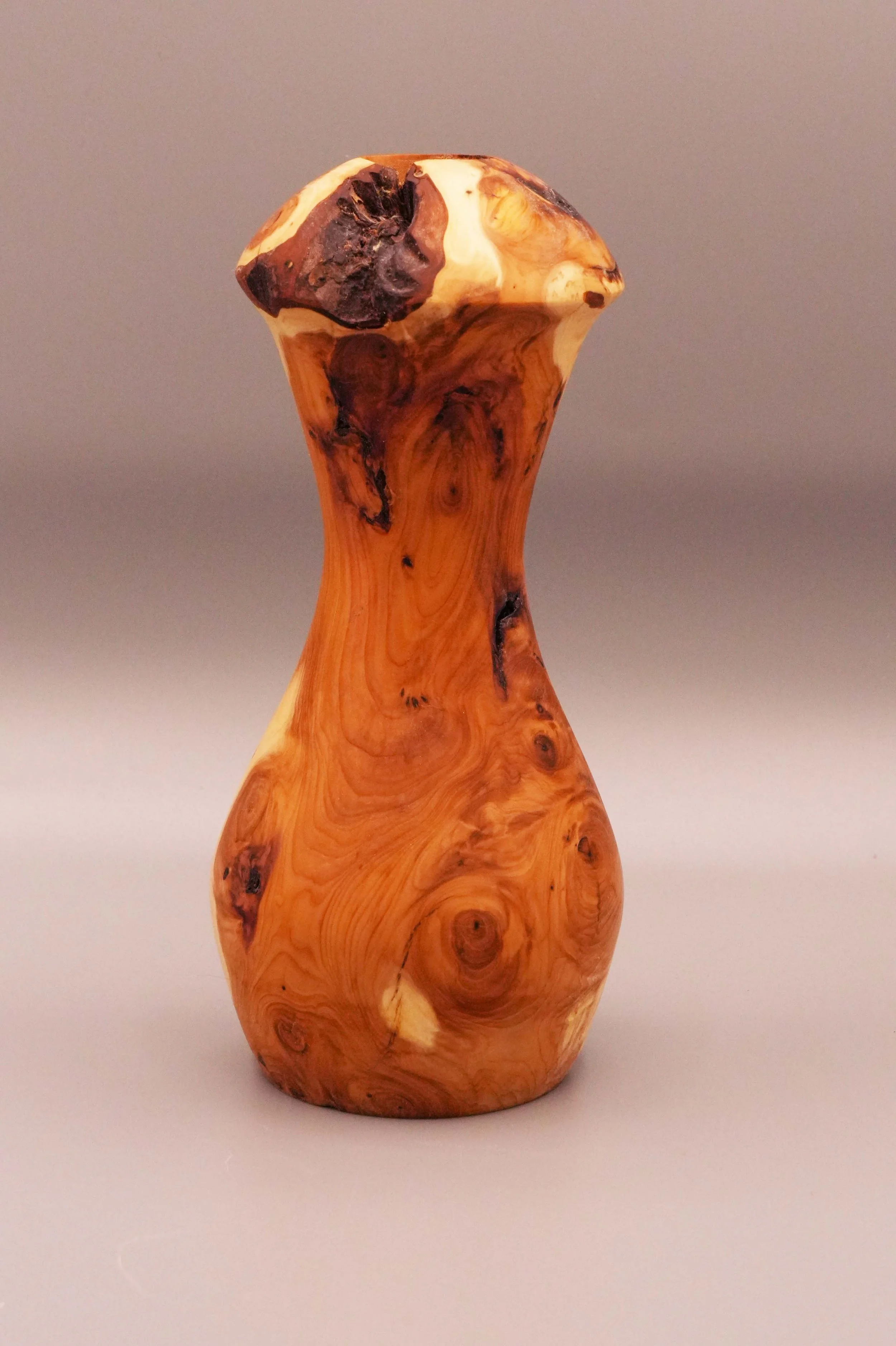 202512_WT2_PaulMazuchowski_Vase.jpg