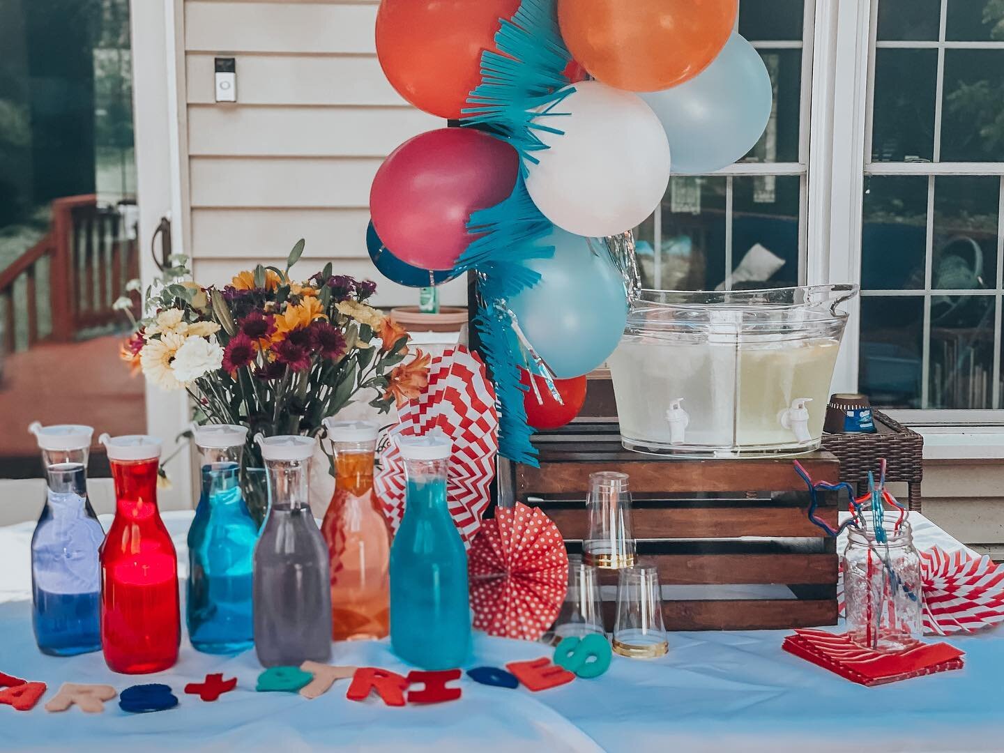 4th of July Lemonade Bar 🍋 

Inspiration:
We are on the second day of #3daystohost and today we are bringing you 4th of July recipes. In sticking with this years theme of Red, White, and Rainbow 🌈, I created a rainbow lemonade bar. 

You know me, I