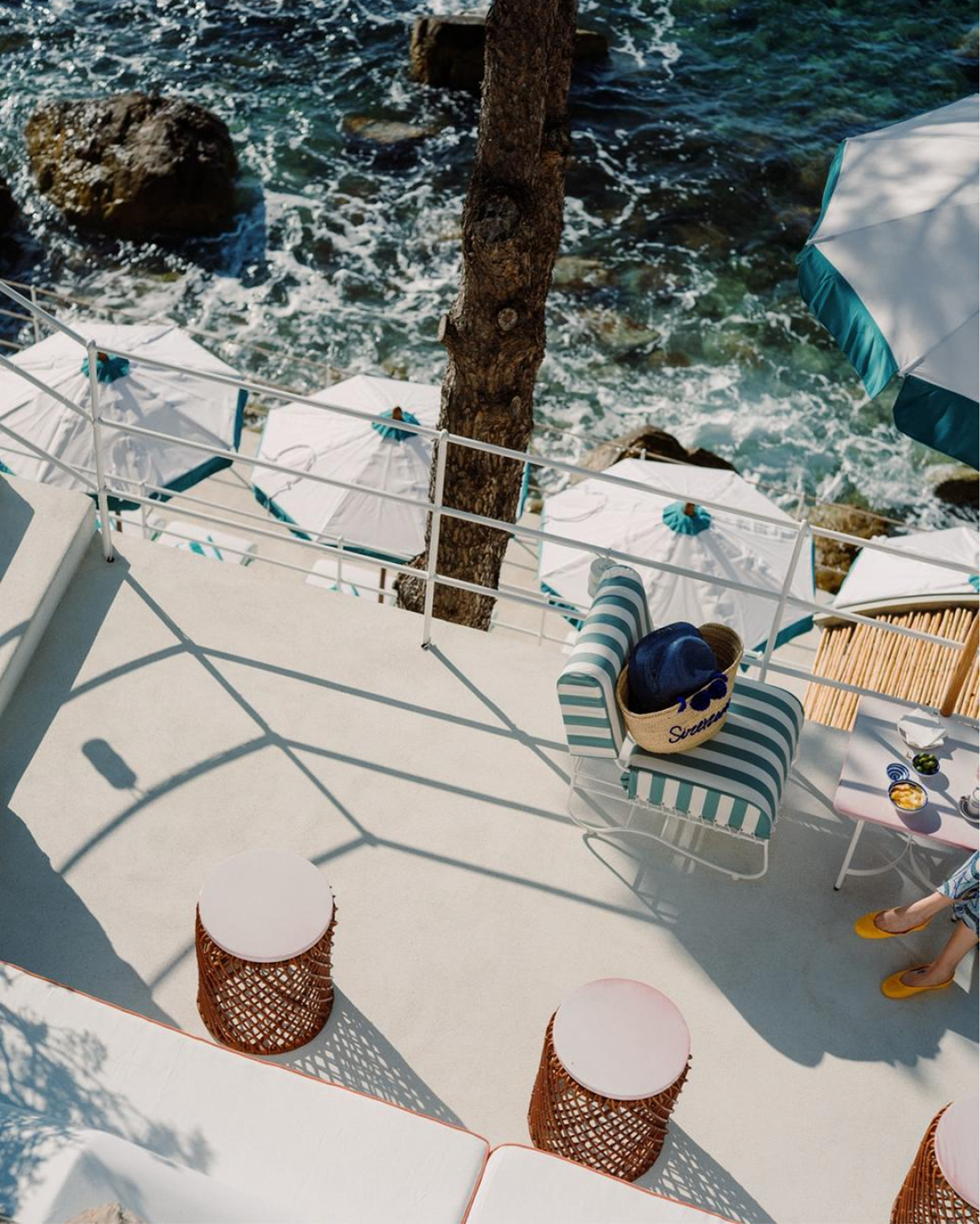 Mucca Le Sirenuse Mare Beach club top view.png