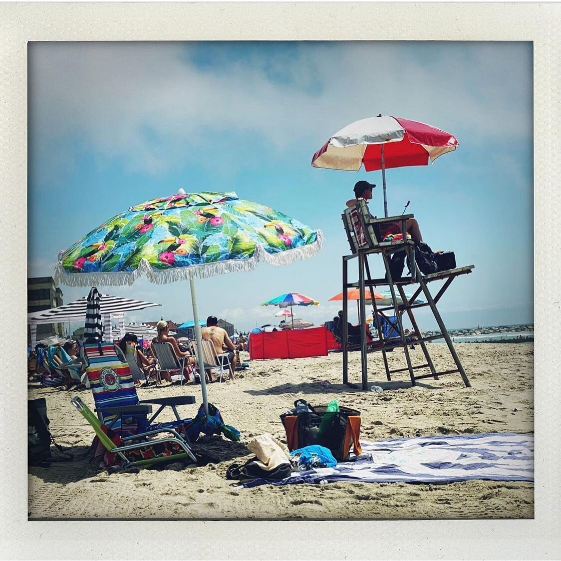 Beach day! 👙💦🌊🏖🕶Photo by @stefanfalke 

#riispark #riisbazaar #riisbeach #rockawaybeach #summervibes