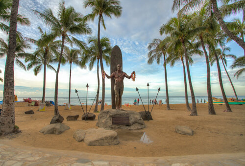 Duke-Kahanamoku-Statue-Waikiki-Oahu-Hawaii.jpg