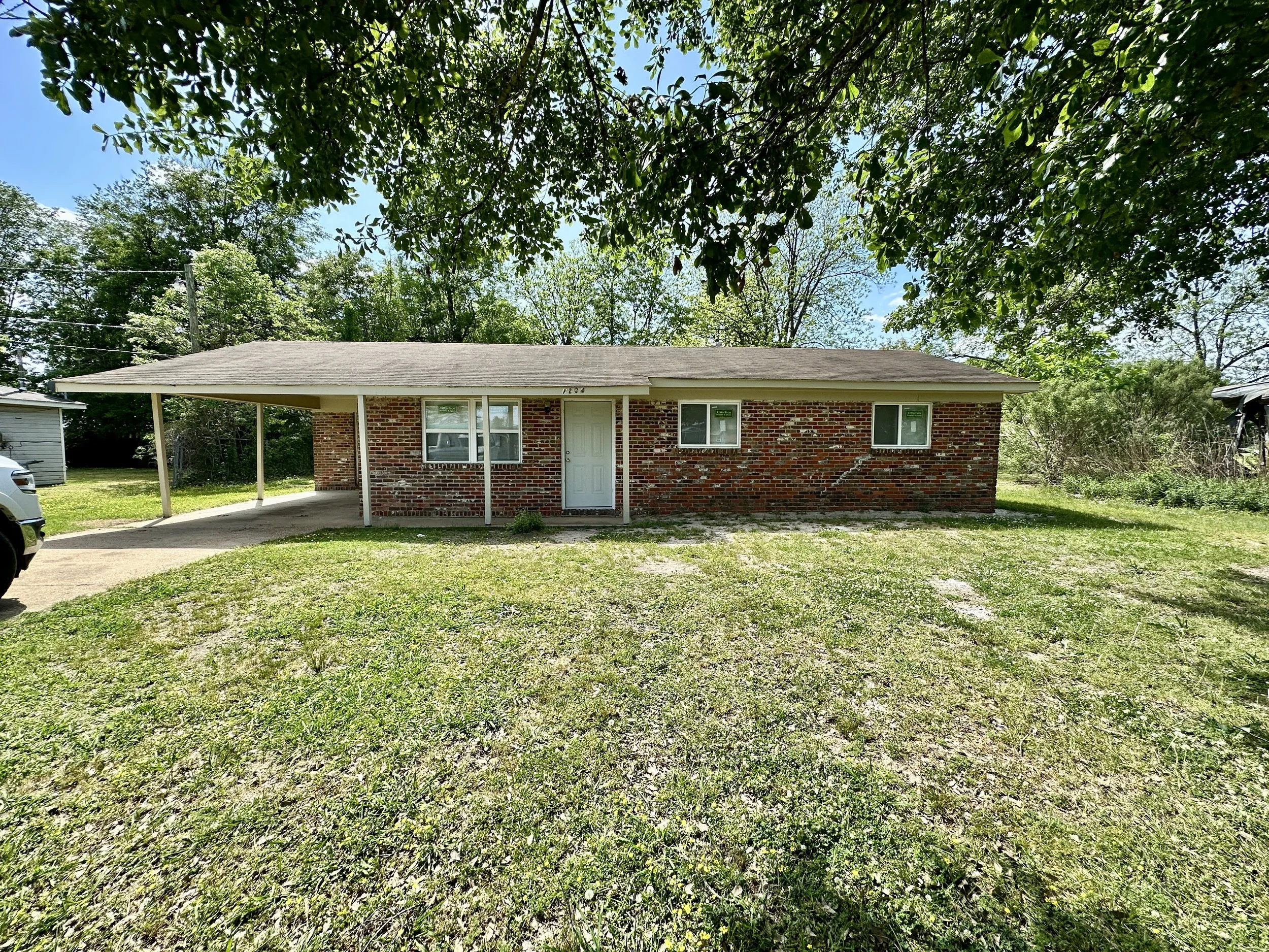 1204 Bufford Ave, Shelby, MS