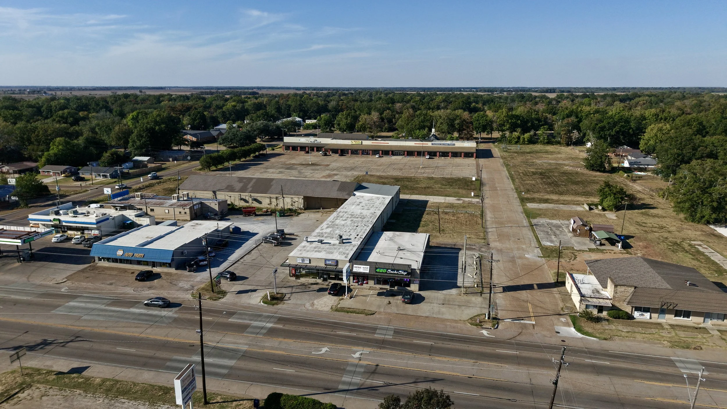 Indianola Shopping_hwyfront.jpg