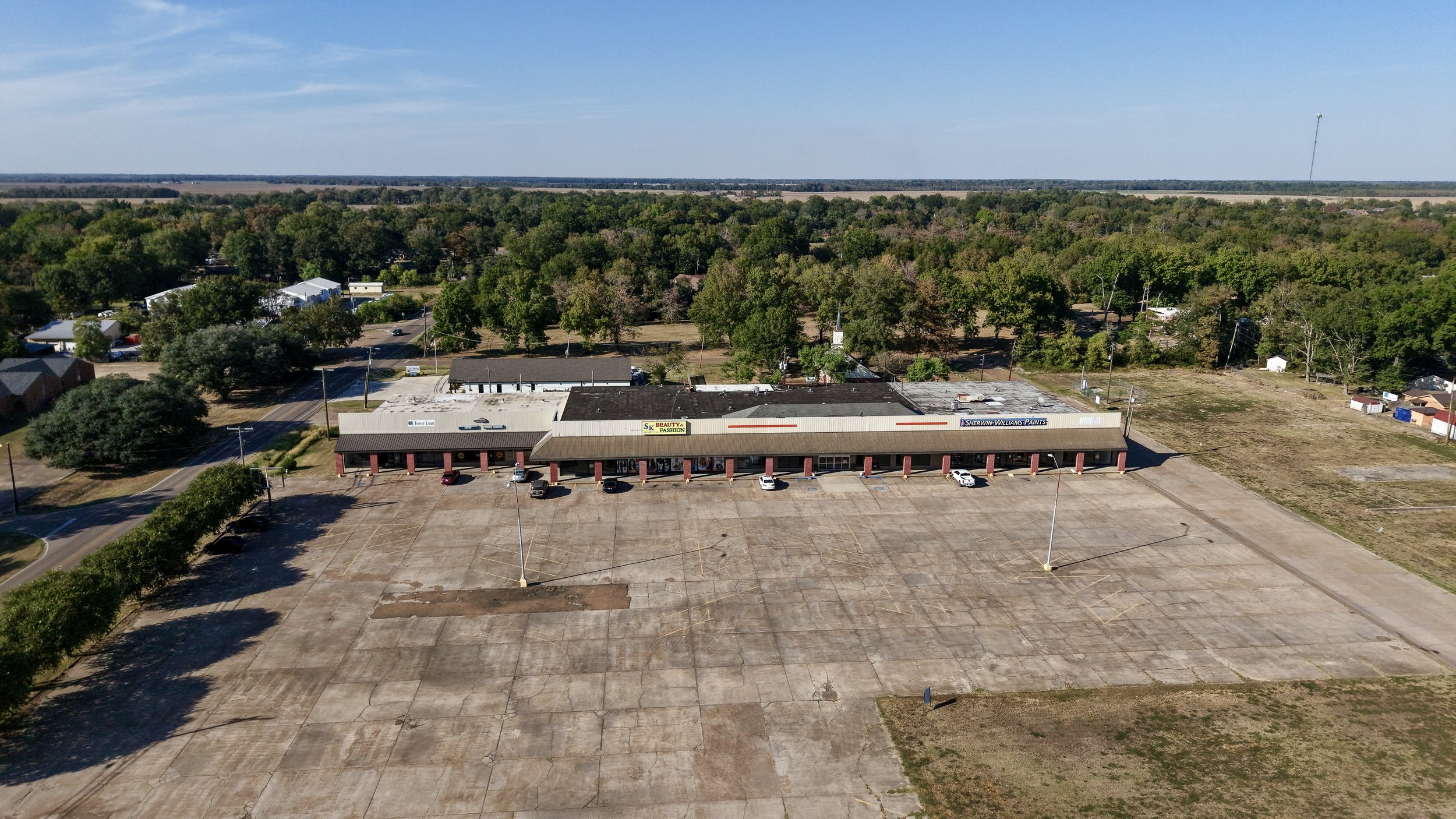 IndianolaShopping_parkinglot.jpg