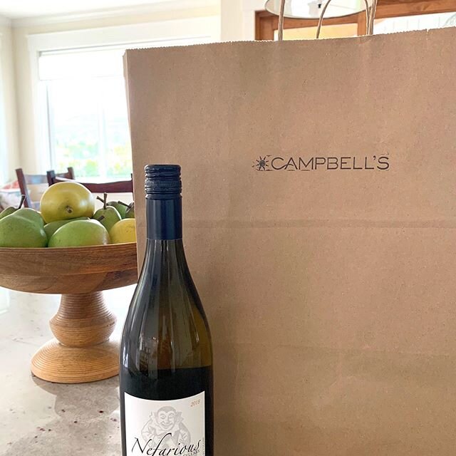 Stepping up our Friday night game thanks to #statenight and #wawine. It&rsquo;s usually movie night around here but the added adventure of takeout from @campbellsresort made it pretty special.  Yum!!
#sipglocal #eatlocal #newtraditions #fridaynightfu