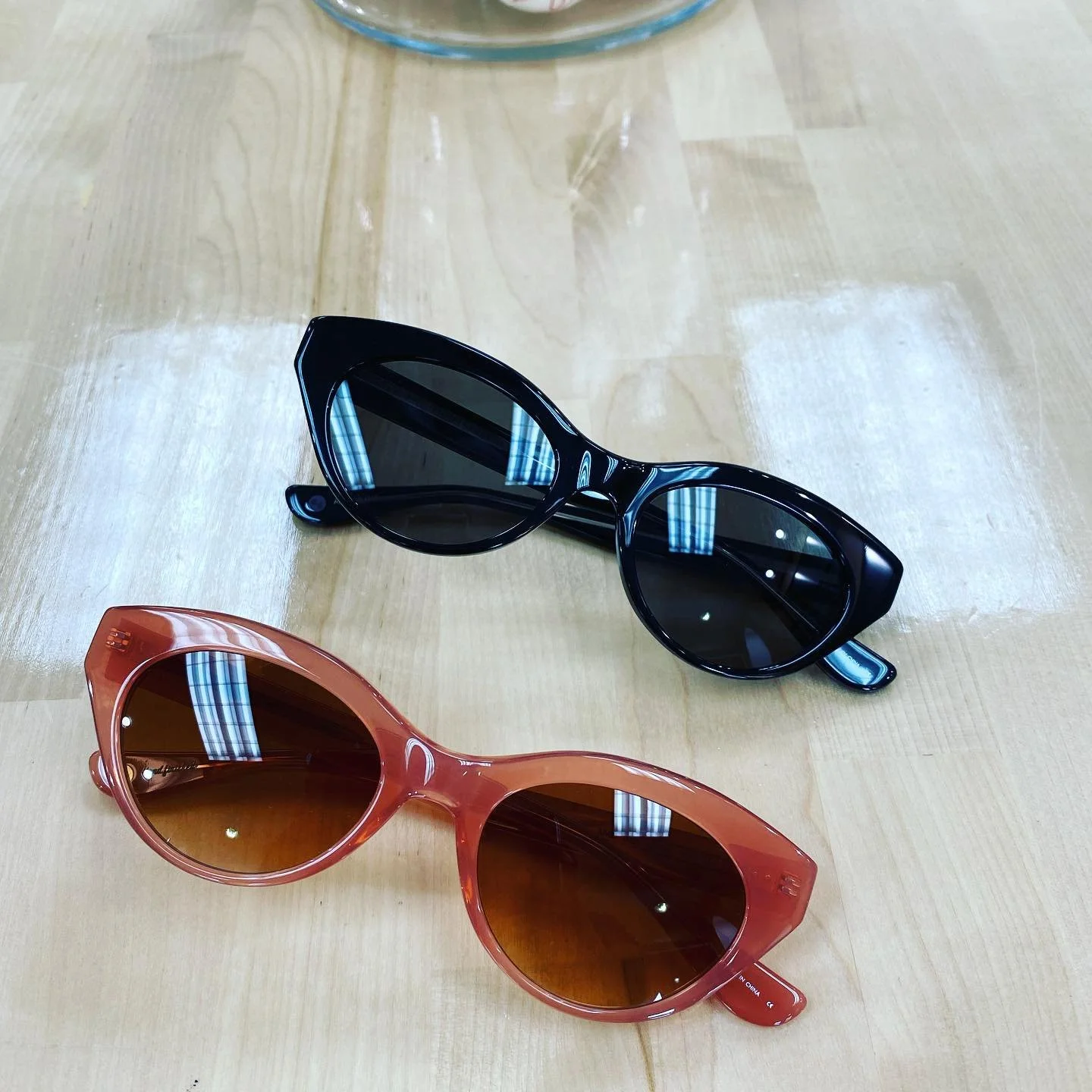 JUVEE from Garrett Leight.  Shown in Dahlia and Black also available in 1965 Tortoise. 

#garrettleightcaliforniaoptical 
#garrettleightsunglasses 
#juvee 
#sunglassess 
#eyewear 
#glasses 
#frames 
#newglasses 
#independentopticians 
#independenteye