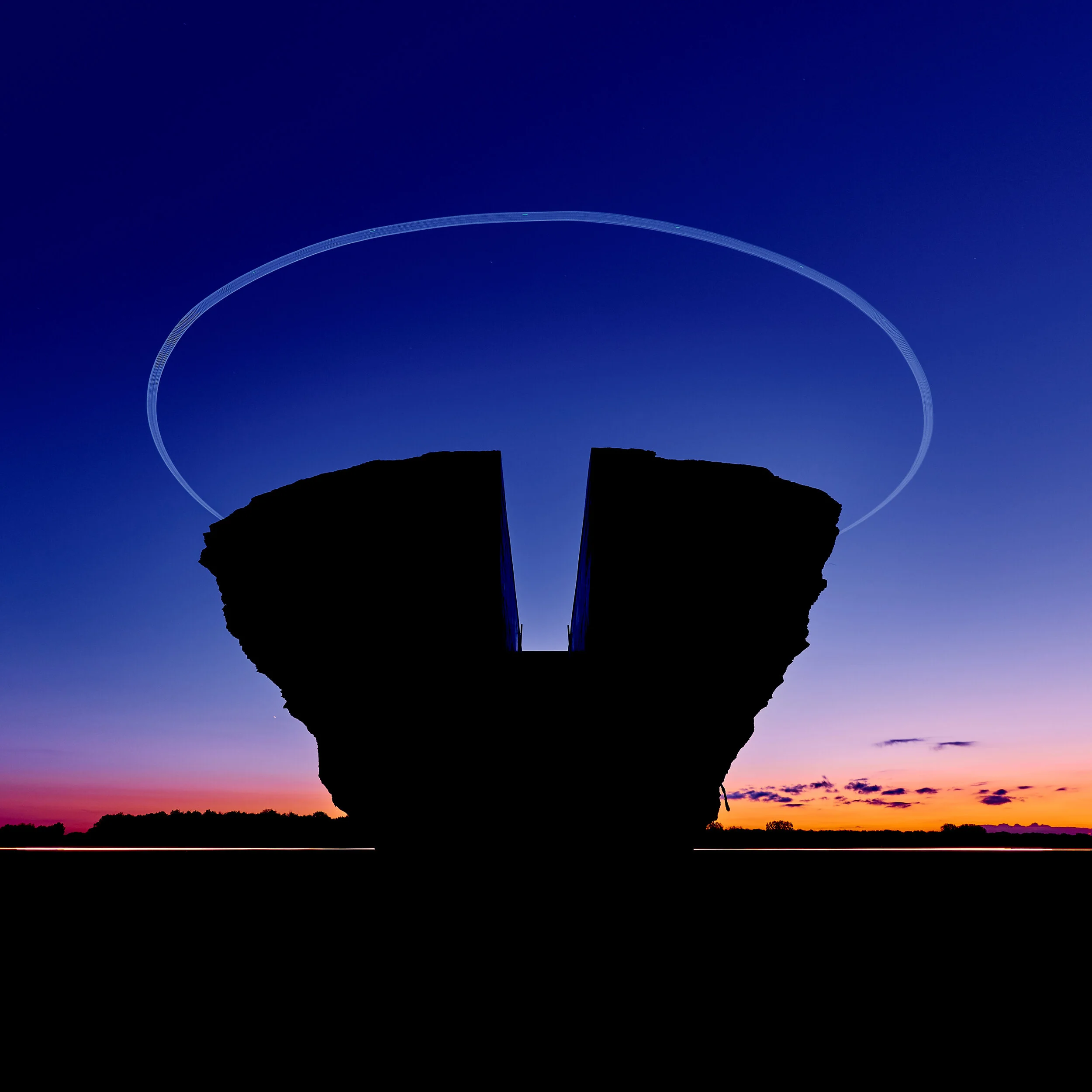 Riff, PD#18245 of een Ufo? #DroneLightPainting