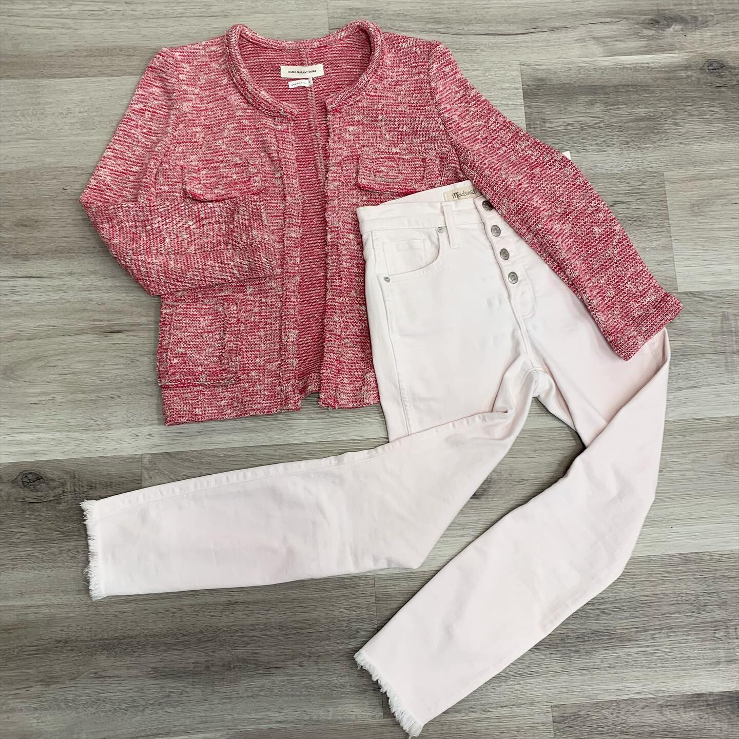 ☀️Included in our Mint summer sale!☀️
#IsabelMarantEtoile knit jacket! Size 42! 50% off of $169.99!
#Madewell baby pink high waisted jeans size 24, 50% off of $24.99!

Don&rsquo;t forget we ship and offer curbside pickup! ♻️ Call 📞 703-836-6468 to b