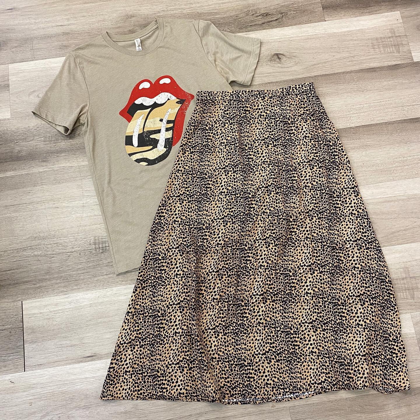 Top- #canvas Size: M $24.99

Skirt- #emersonfry Size: M $79.99

Don&rsquo;t forget we ship and offer curbside pickup! ♻️ Call 📞 703-836-6468 to buy today! ✅ Authenticity is guaranteed with a money back promise ✅ *Consign ALX LLC is not affiliated wi