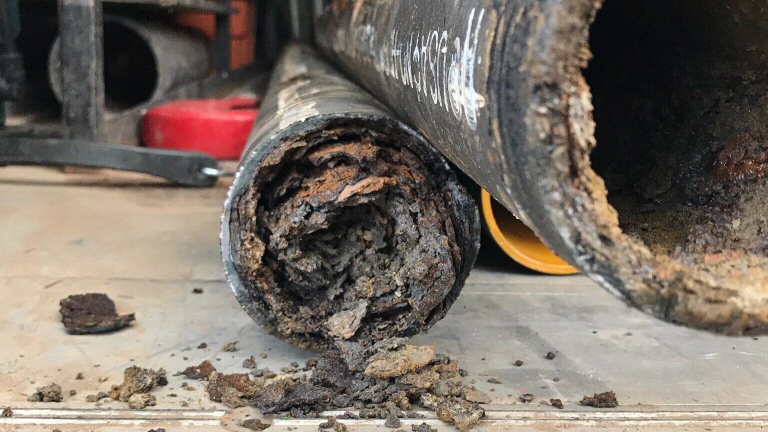 blocked+and+corroded+pipe.jpg