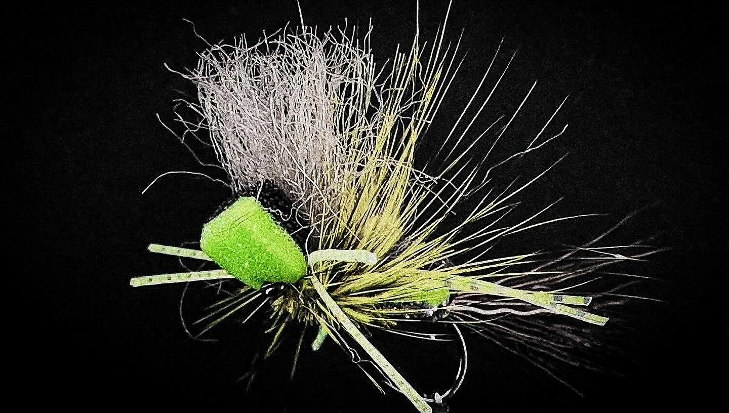 The dirty hippy is not only a trout dry, redeye bass and panfish CRUSH it. #pescaconmosca #flytying #flyfishing #dryfly #flytyingjunkie