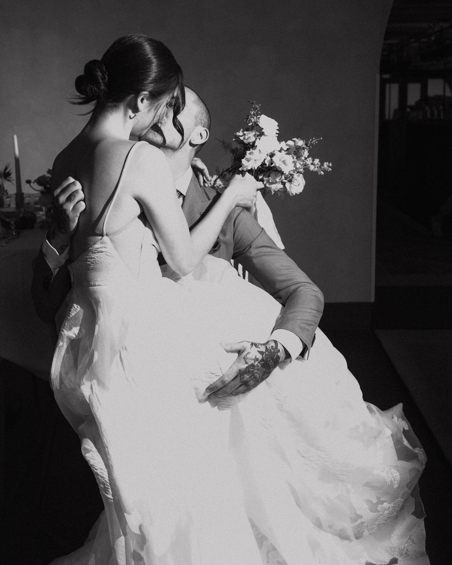 Lost in the moment ✨ 

Creative Design @tailoredstudios &amp; @norahanakophotography
Photography @norahanakophotography 
Florals @amongthewldflwrs 
Venue @fondafora @thewestleyhotel
Bridal @lovenotebride @truvellebridal
Suits @ewmenswear
Makeup @dana