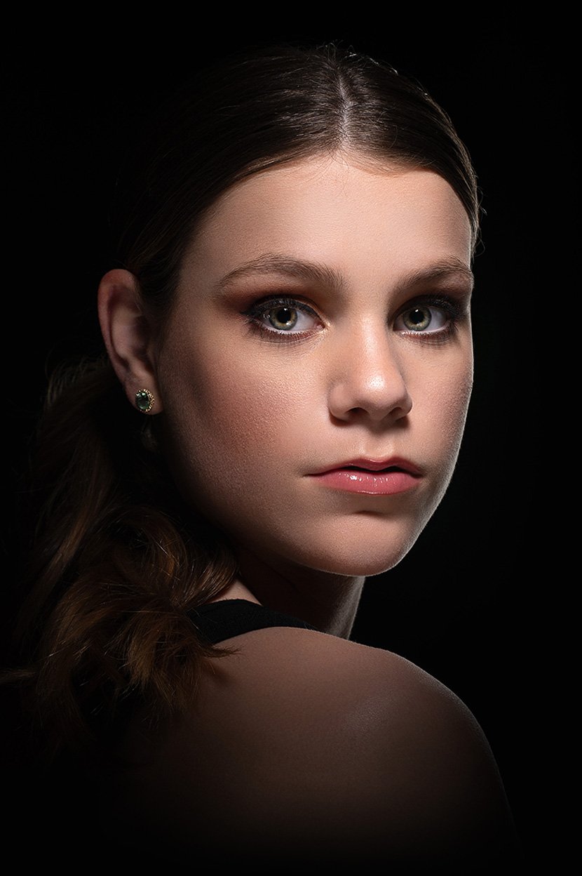 21-senior-high-school-portraits-studio.jpg