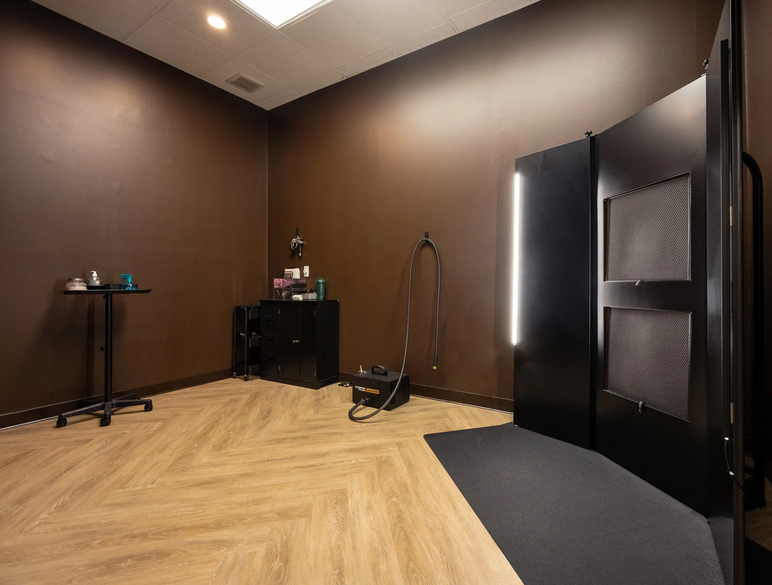 custom spray tan studio des moines iowa