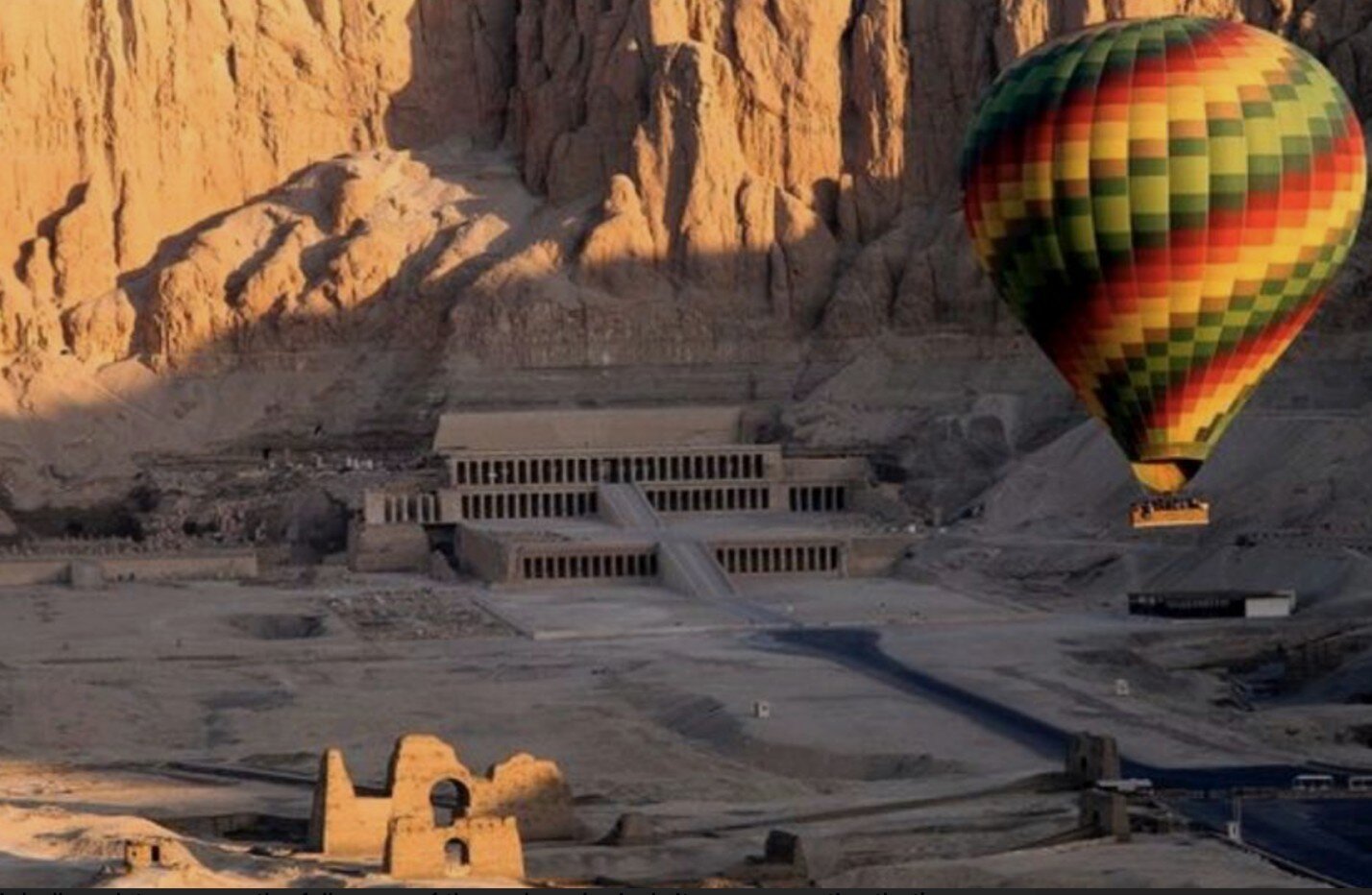 One of the highlights of our 8 Day retreat in Egypt! ✨𐦉

Soaring above Luxor in a hot air balloon 🎈giving us  a panoramic view of the entire archaeological site in the Valley Of The Kings, with a perspective that is impossible to attain from the gr