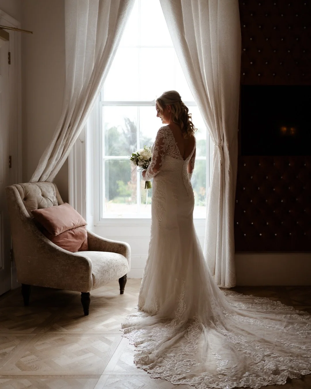 ✨ ALM Creative &mdash; 2025 Wrapped ✨

2025 looked like a lot of different things through my lens 🤍
Weddings, families and newborns, dance floors and stage lights, charity and community projects &mdash; plus all the quiet in-between moments that mad