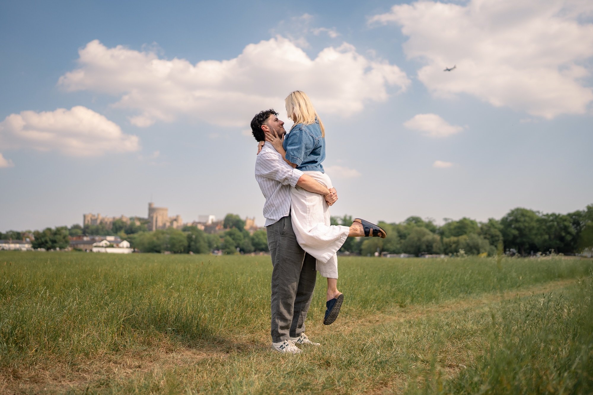 She said yes!! 💍

After a week of gloomy forecasts and constant rain, Windsor somehow pulled out brilliant sunshine and warmth at exactly the right moment ☀️

George pulled off the sweetest surprise proposal, followed by a full family celebration wi