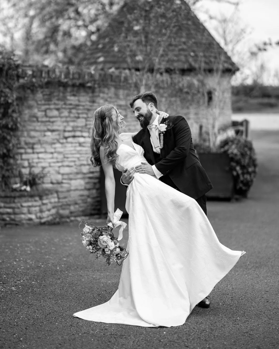 Connie &amp; Matt | Winkworth Farm | 17.04.26 🤍

Cold weather, warm people, and a dance floor that absolutely made up for the temperature 🫶

Their day at Winkworth Farm was full of so much love from start to finish &mdash; emotional moments all mor