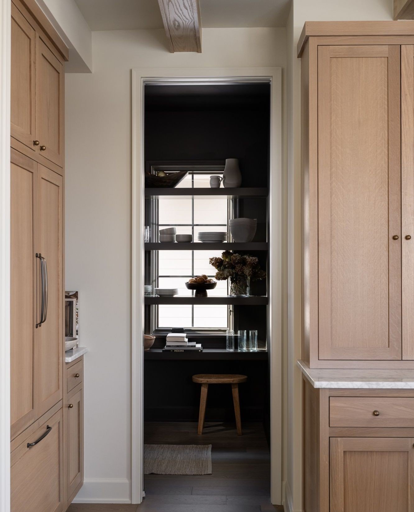 The handiest little butler's pantry tucked off the SD Haven kitchen!⁠
⁠
#aanovodesignbuild | Photo by @sarahshieldsphoto 📷⁠
⁠
#SDHaven #kitchendesign #butlerspantry #interiordesign #indianapolisbuilder