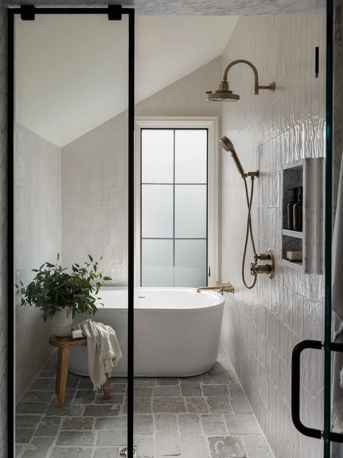 Seamless. Spa-like. Effortlessly luxurious. We love a wet room!

Photo by @sarahshieldsphoto 

#aaNovo #CustomHomes #IndianaHomeBuilder #aaNovoDesignBuild #IndyHomeBuilders #Bathroom #WetRoom