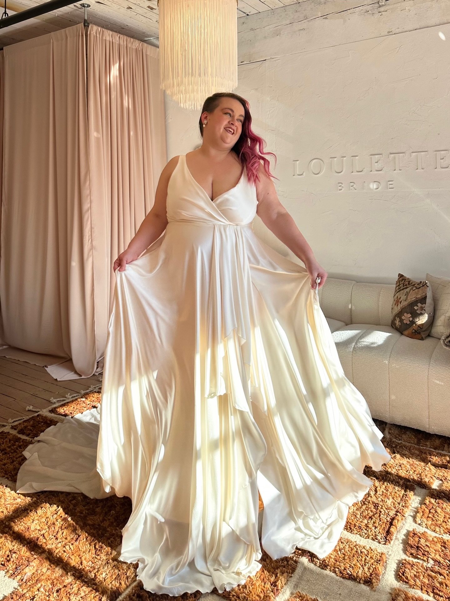 ✨JADE GOWN ✨Jade symbolizes nurtured love and harmony, making it the perfect companion for your wedding day! Our Jade Gown is crafted from luxurious silk charmeuse, ensuring graceful movement and unparalleled comfort. With its draped bodice and full 