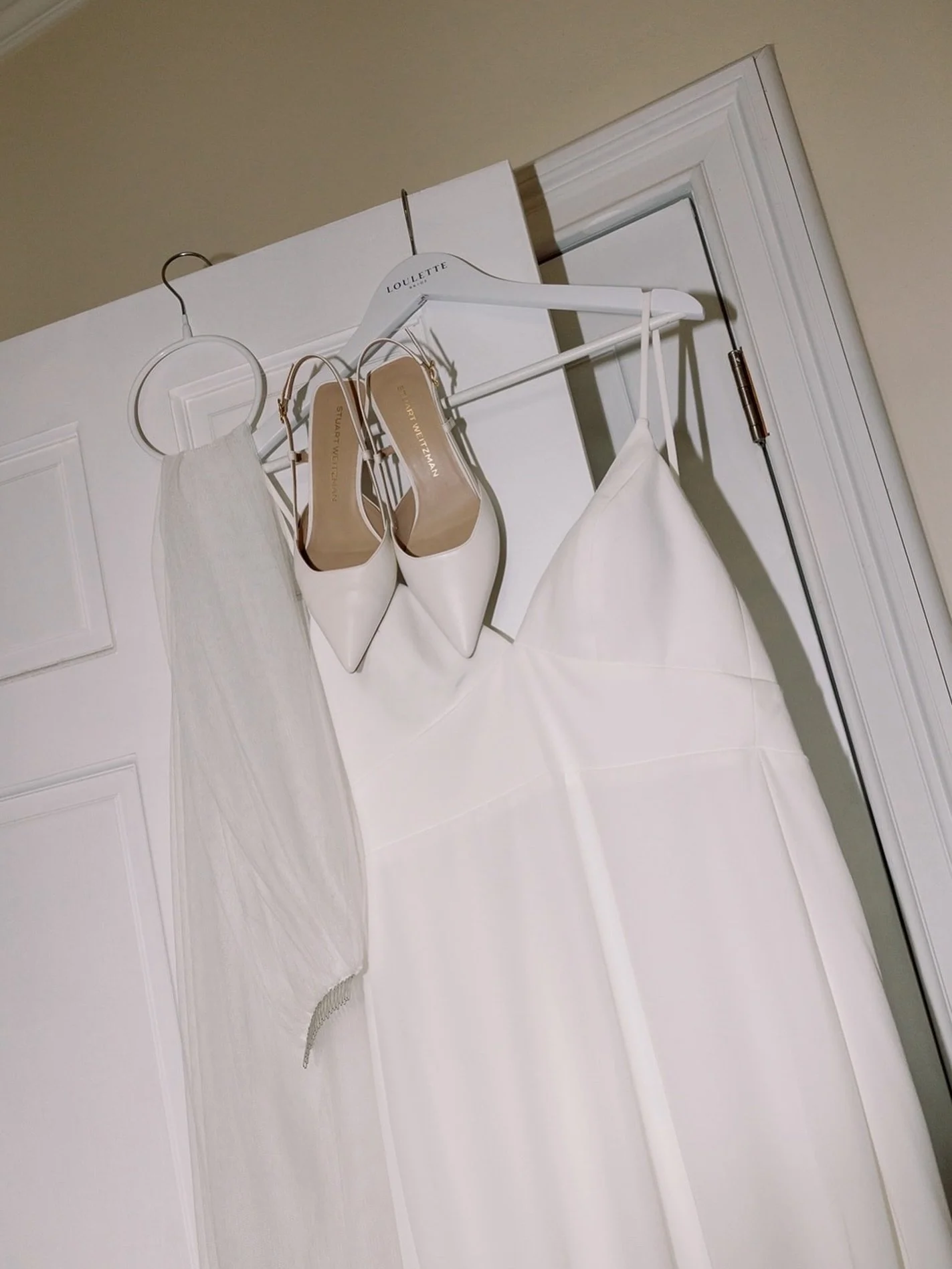 ✨SOFIA ✨Looking for minimal, sleek, and chic? Sofia is all that and more, with an incredibly flattering bodice cut, wide waistband for a cinched waist, and smooth sheath cut skirt that skims the body without being clingy. Sofia has a dramatic long tr