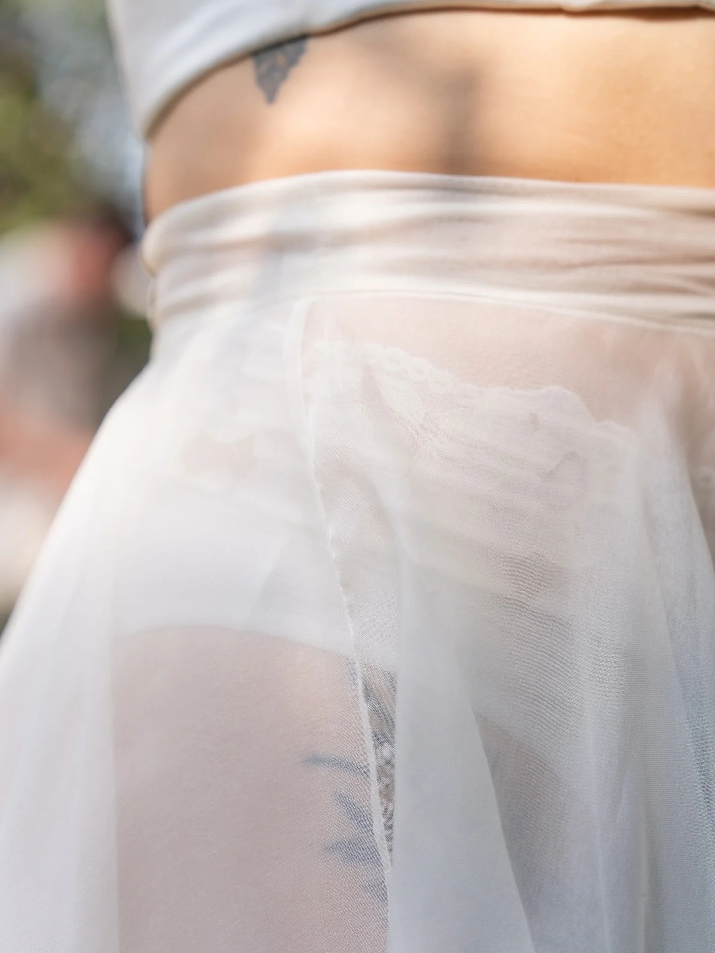 Silk organza and silk charmeuse is what #realloulettebride Holly chose to be the fabrics to her custom look. Our Monaco skirt gives playful with it&rsquo;s ruffles and our Spencer top is perfect for even after the wedding! 🤍✨
.
.
.
.
.

weddingdress
