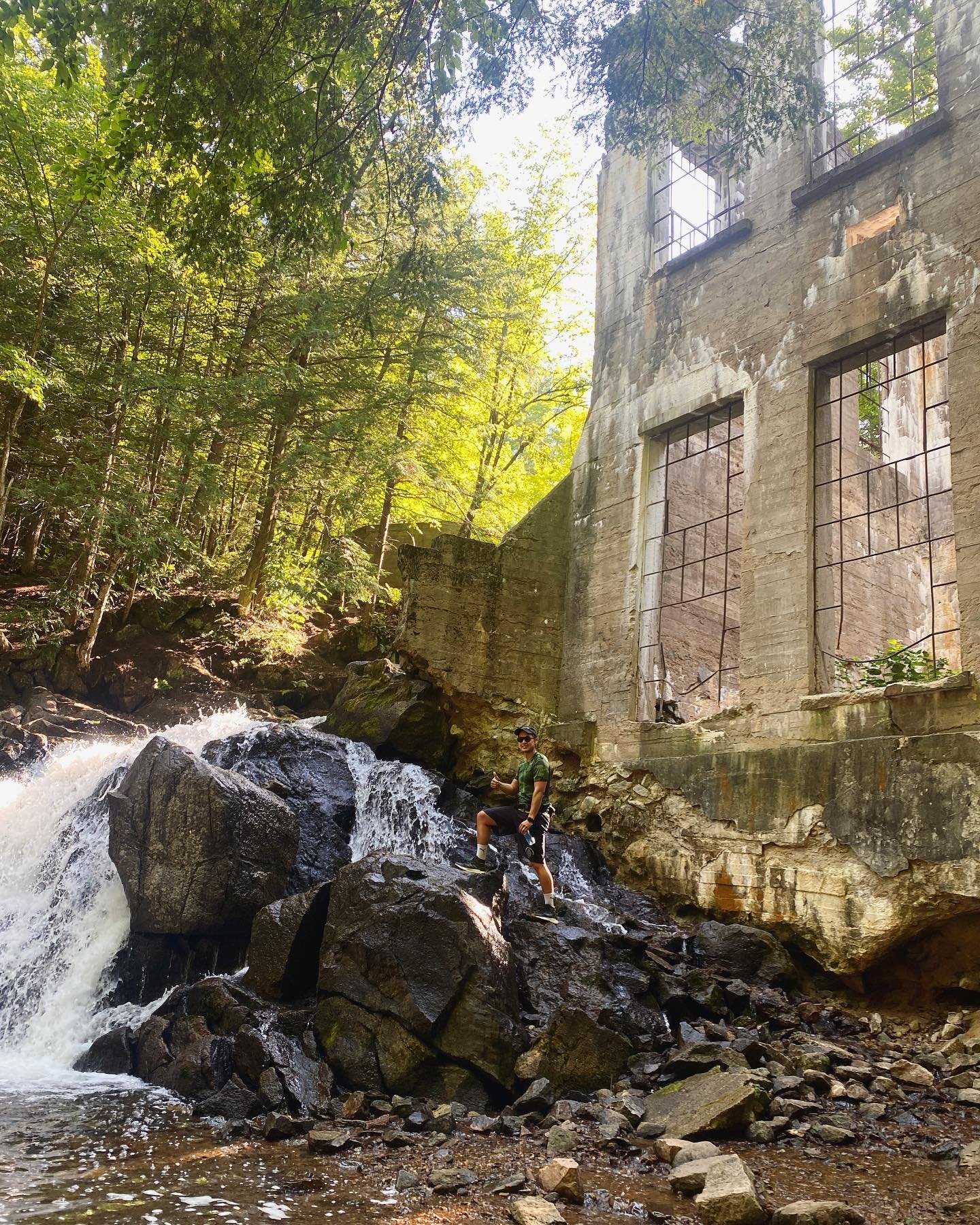 Dr. Ho soaking up the last bits of warm weather with a hike! ⛰🏃🏻 How are you enjoying your weekend?

✨ Food for thought : When was the last time you've made a visit to see your dentist? If it's been a while, come see Dr. Ho at Greenboro Dental for 