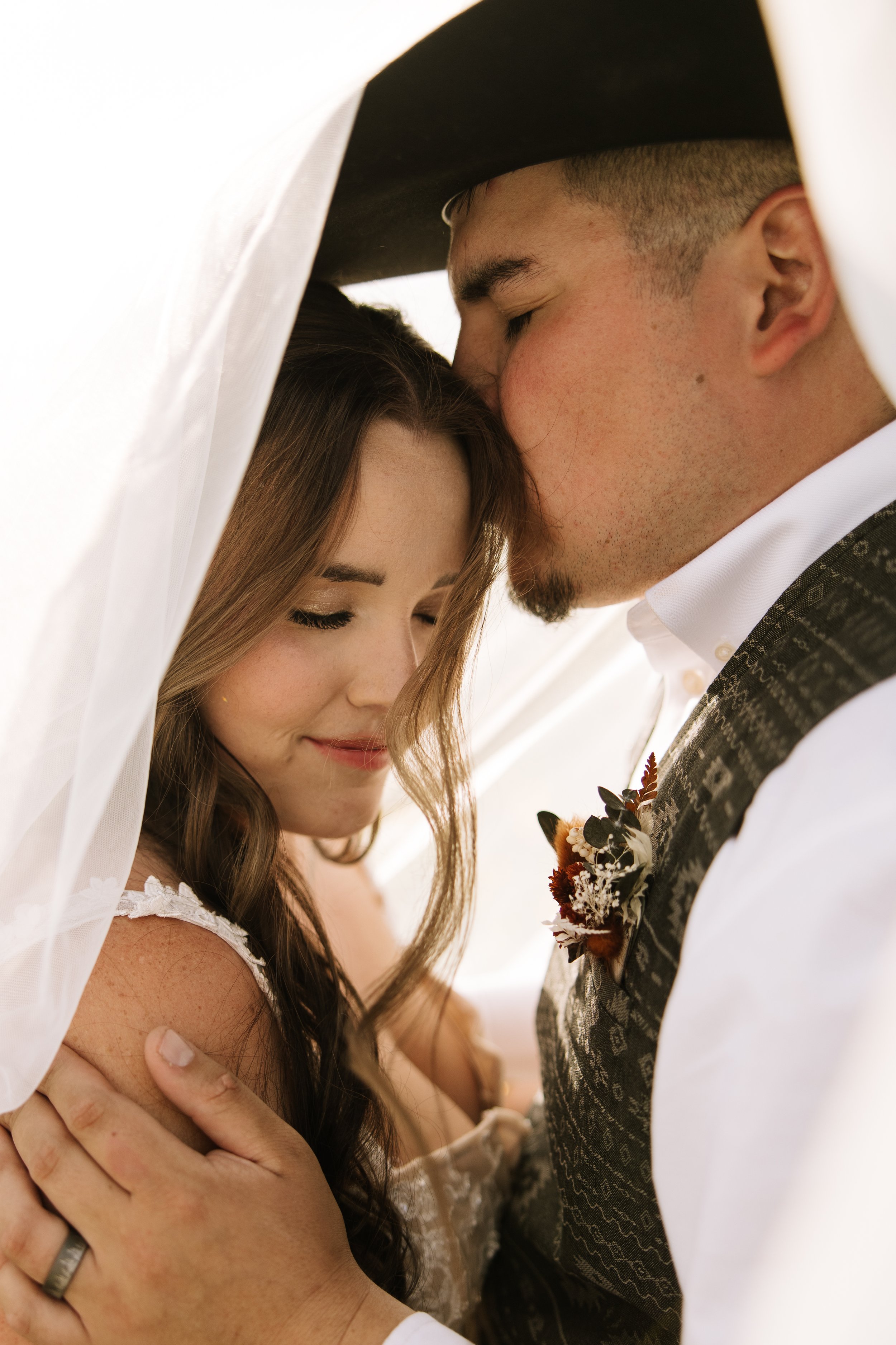 jaclyn_dickens_colorado_wedding_photographer_RileighJake(725of842).jpg