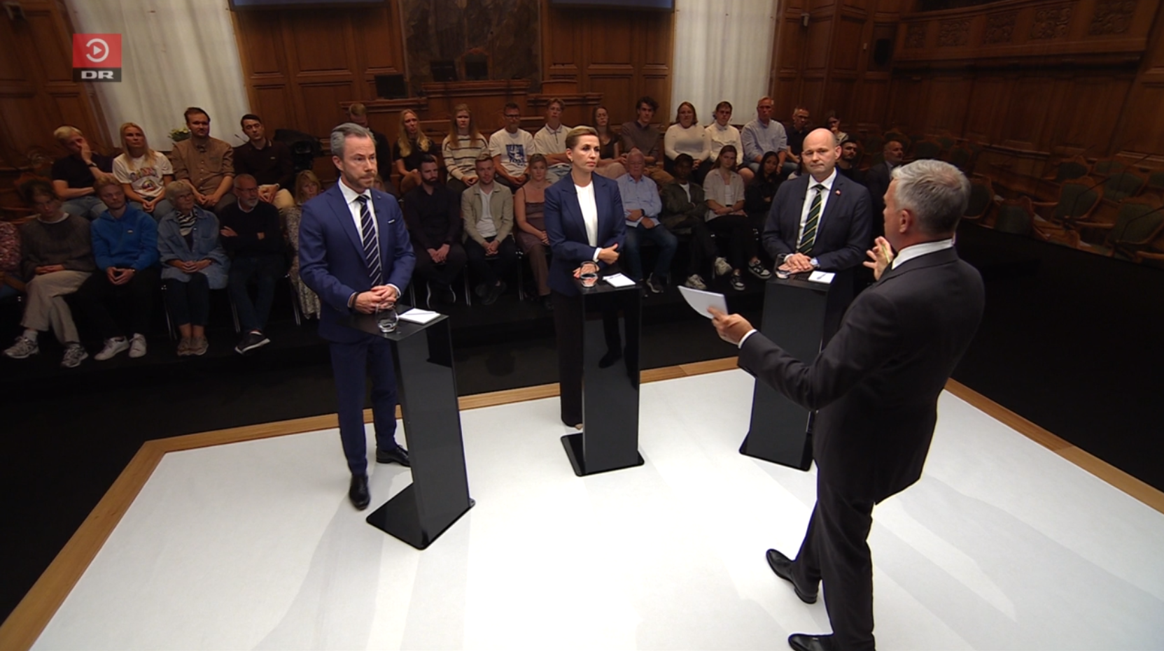 De blå statsministerkandidater spiller fallit på klima mens statsministeren lover afgift på landbruget.