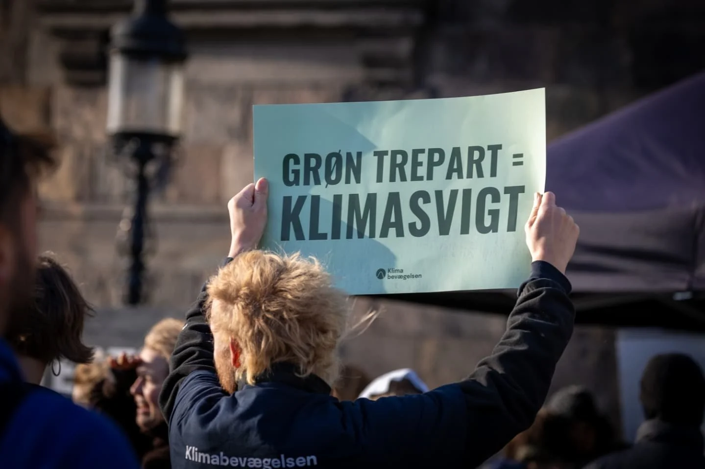 Et bekymrende bundfradrag og påfaldende problemer med trepartsaftalen