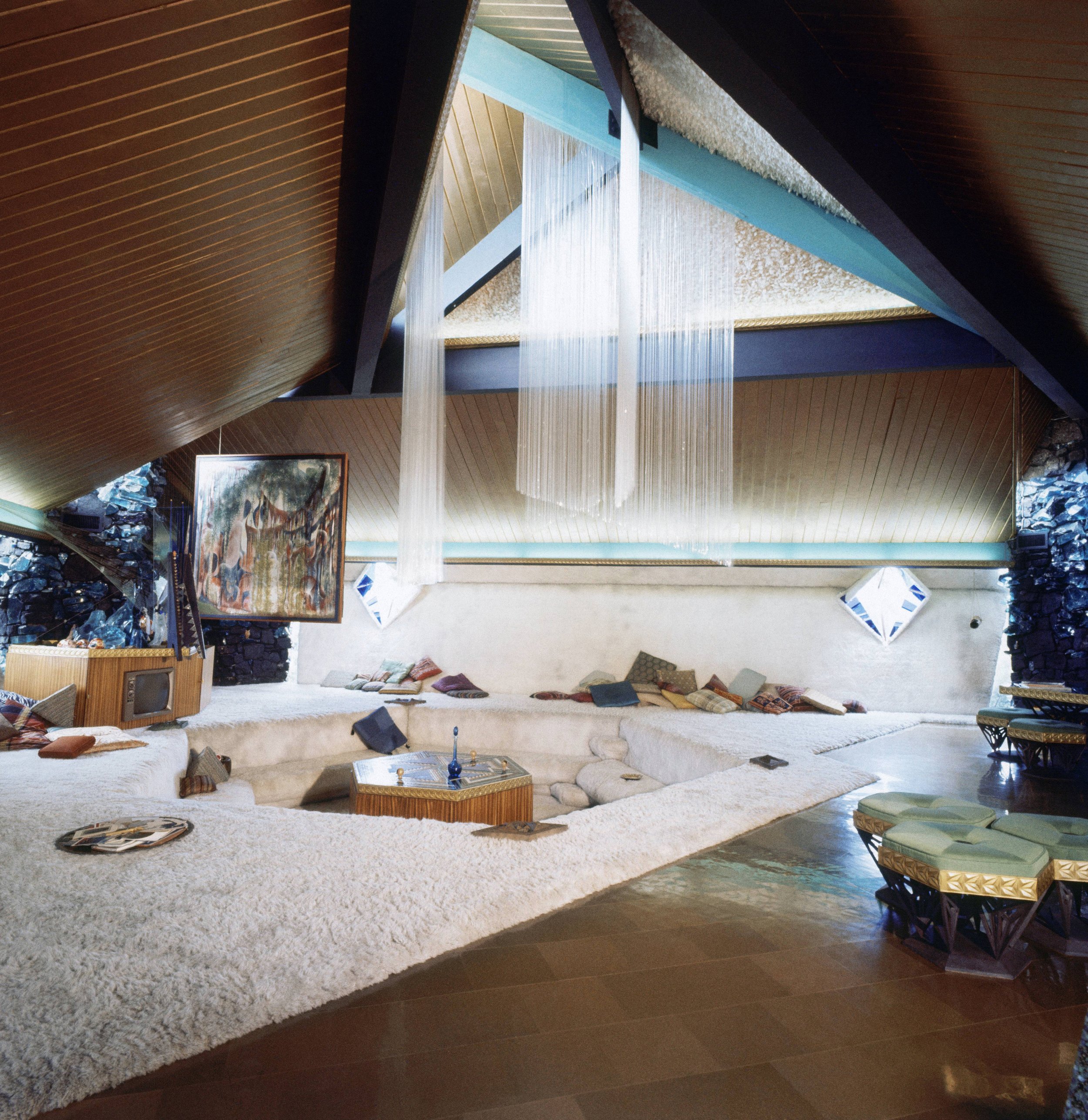 REVIEW: Bruce Goff: Resurrected Pioneer; “Material Worlds” at The Art Institute of Chicago