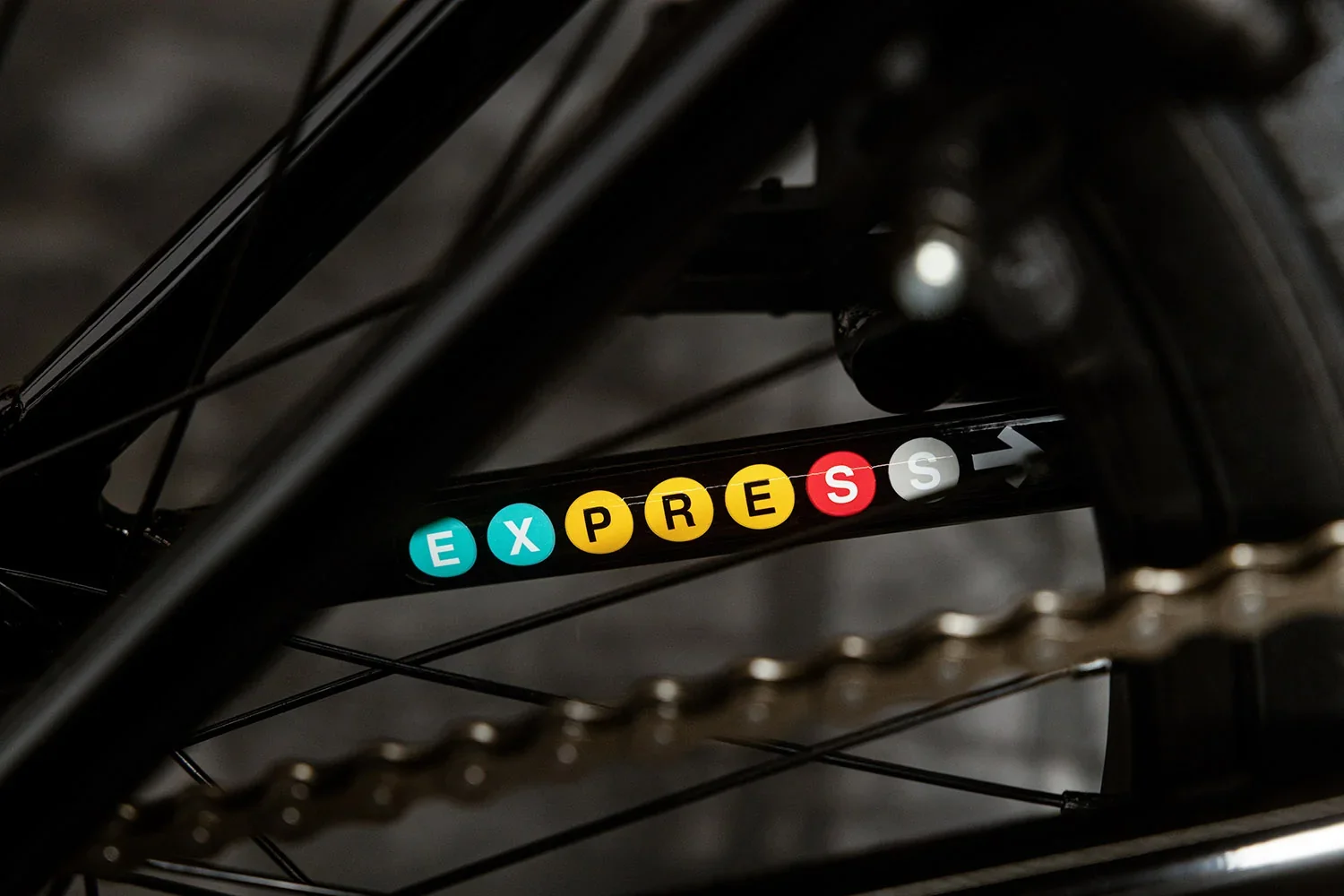 RIXIN-EXPRESS-BLACK-CS-1500.webp