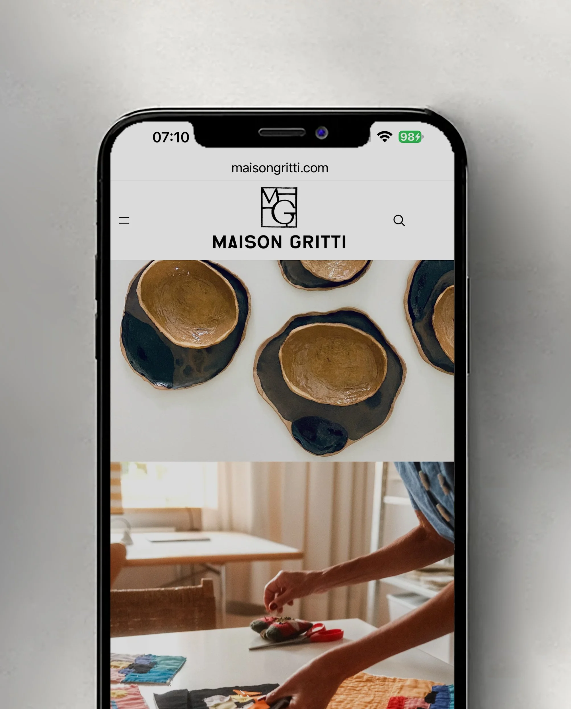Maison gritti_iPhone MOCKUP 3.jpg