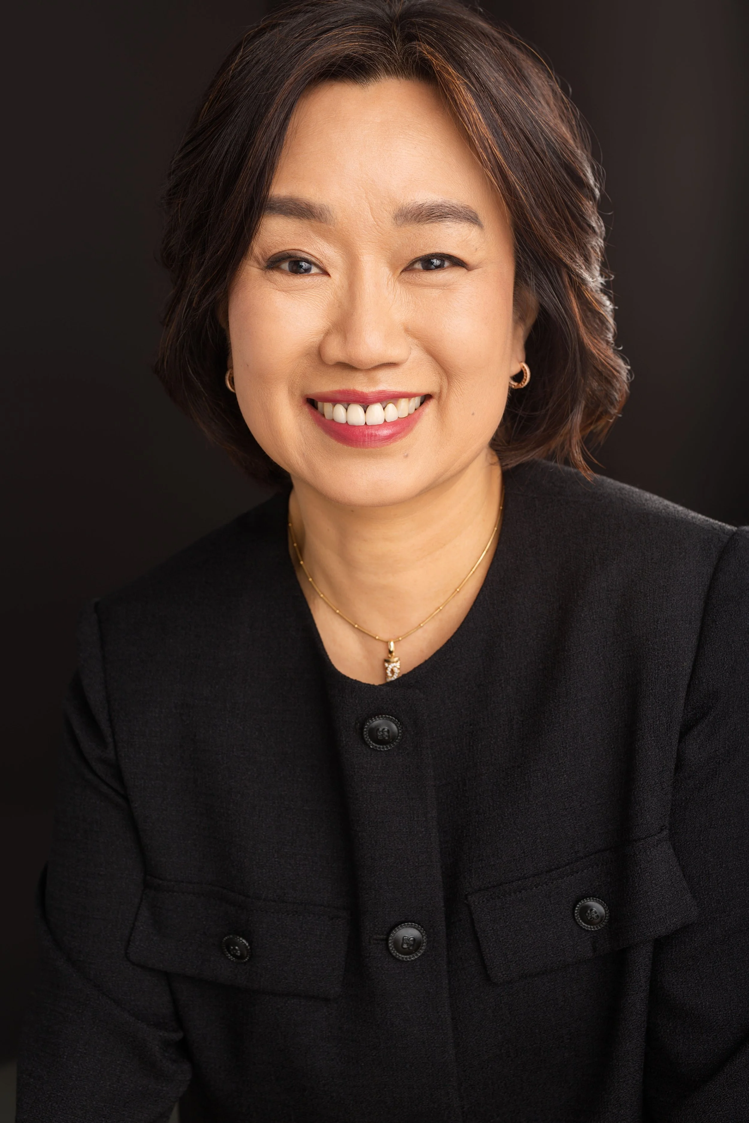 Top Vancouver headshot photography studio for women professionals.