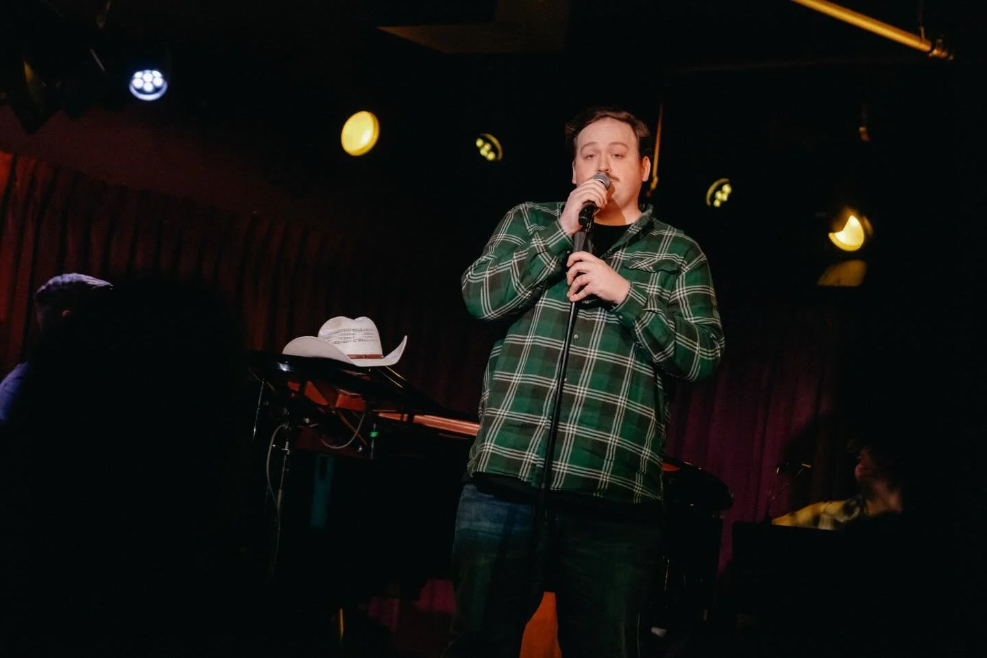 Howdy.

Thanks @ballinstudiosnyc for letting me sing a lil country Tuesday night.

📸: @andyhenderson, duh.