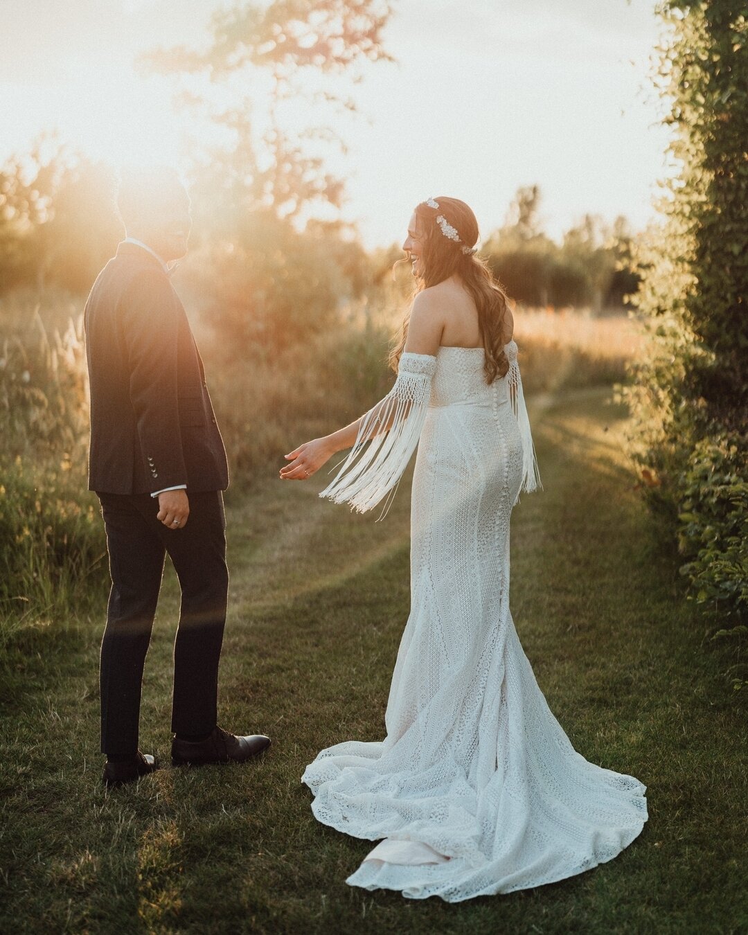 The most beautiful golden hour at @southfarmweddings 🌞