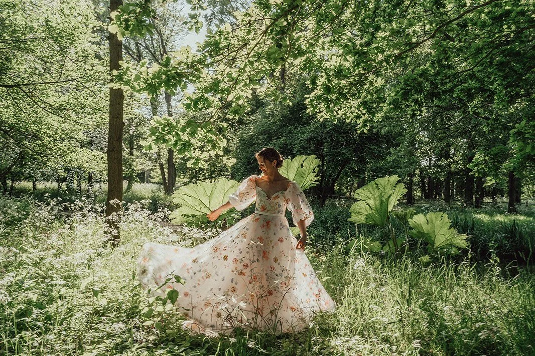 The perfect dress for swishing in a meadow 🌸

Photography &amp; video: @emilystevephoto 
Dress designer: @houseofsavin 
Dress shop: @whitelaceandbutterflies 
Makeup: @pandamakeup 
Flowers: @henriettahickling.florals 
Suit: @editsuits 
Caterer: @bywo