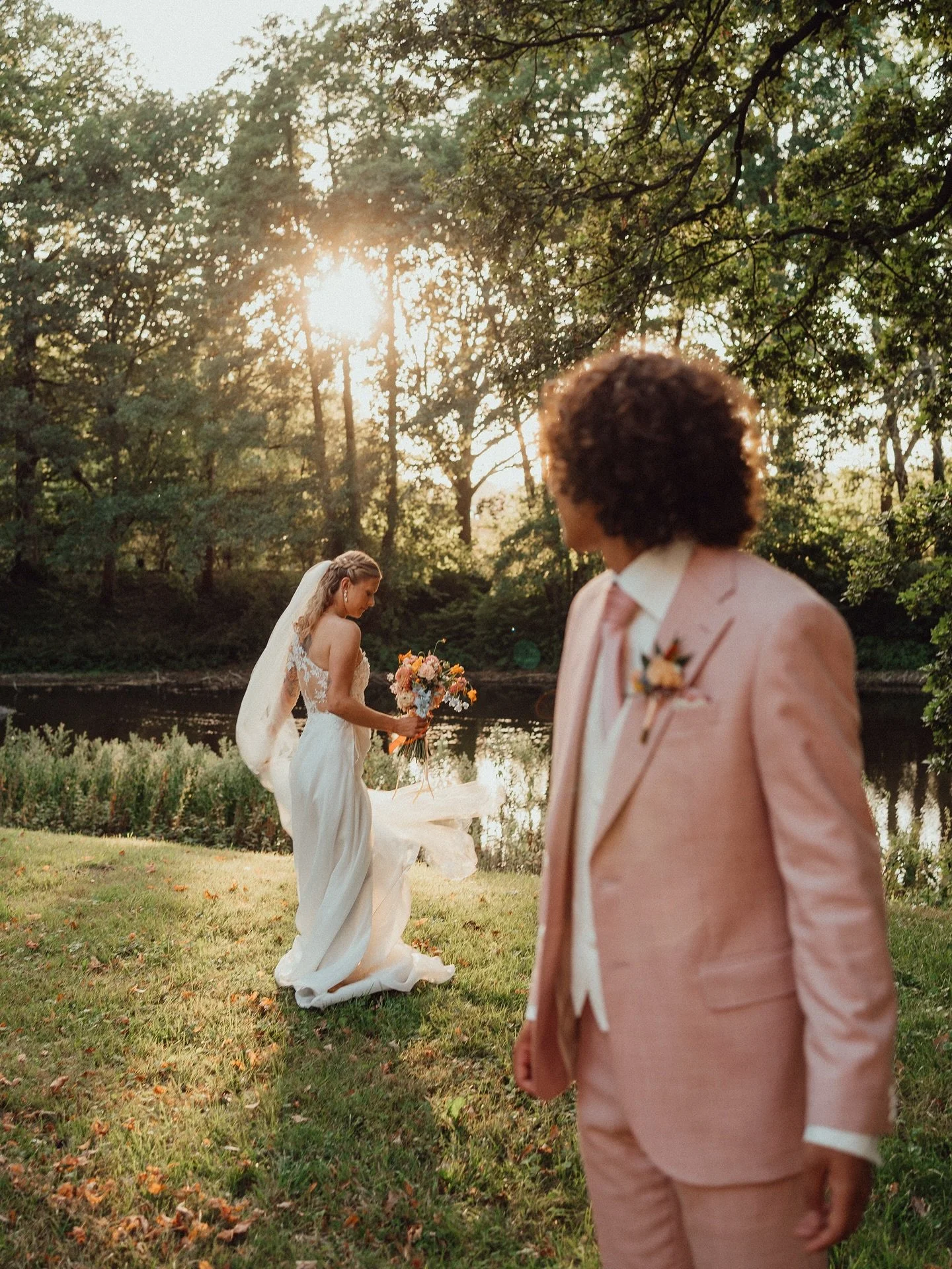 This joy filled wedding in the Netherlands 🤍 🇳🇱 

Photography: Josie from the team at @emilystevephoto
Dress: @bridalreloved 
Flowers: @bloemenservicenederland 
Venue: Landoed Baak