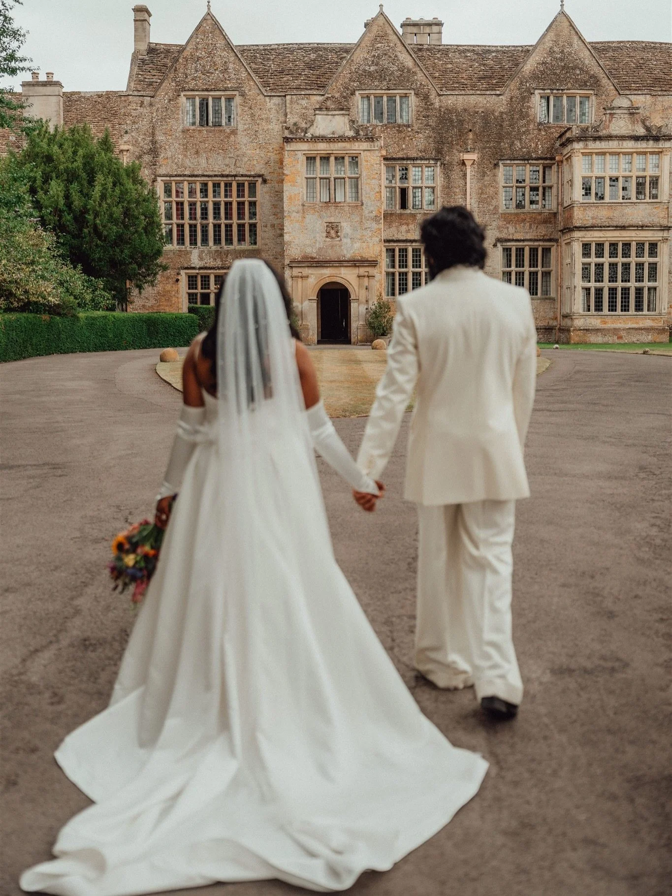 Loved this two day wedding at @northcadburycourt 🤍

Photography: @emilystevephoto 
Venue: @northcadburycourt 
Hair &amp; Makeup: @makeupbyeva 
Flowers: @bouquetfloristsomerset &amp; @gayatriweddings 
Video: @baxterandted 
Dress: @eveliebridal @mikae